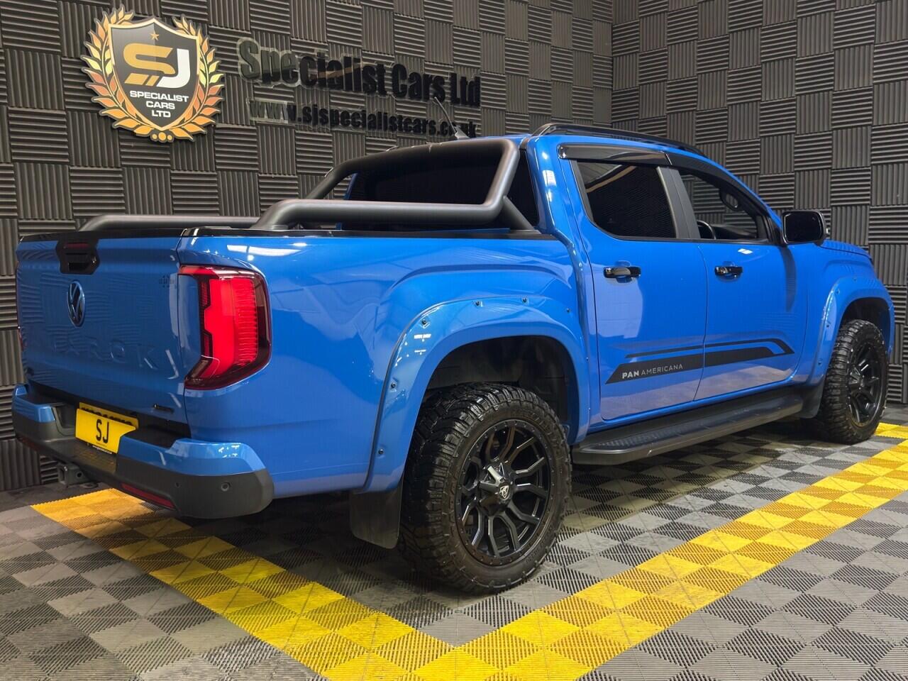 Volkswagen Amarok view 5