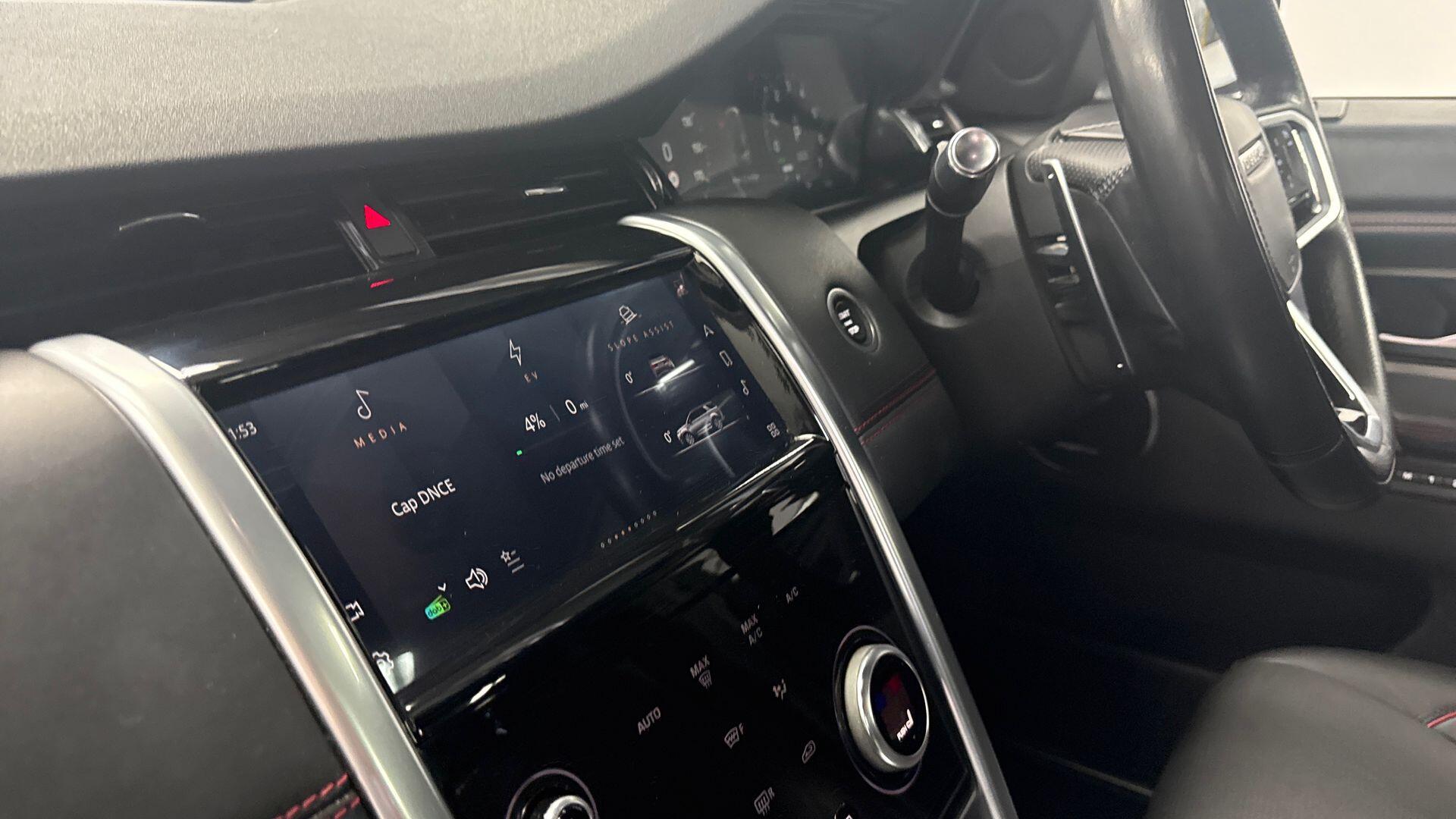 Land Rover Discovery Sport view 11
