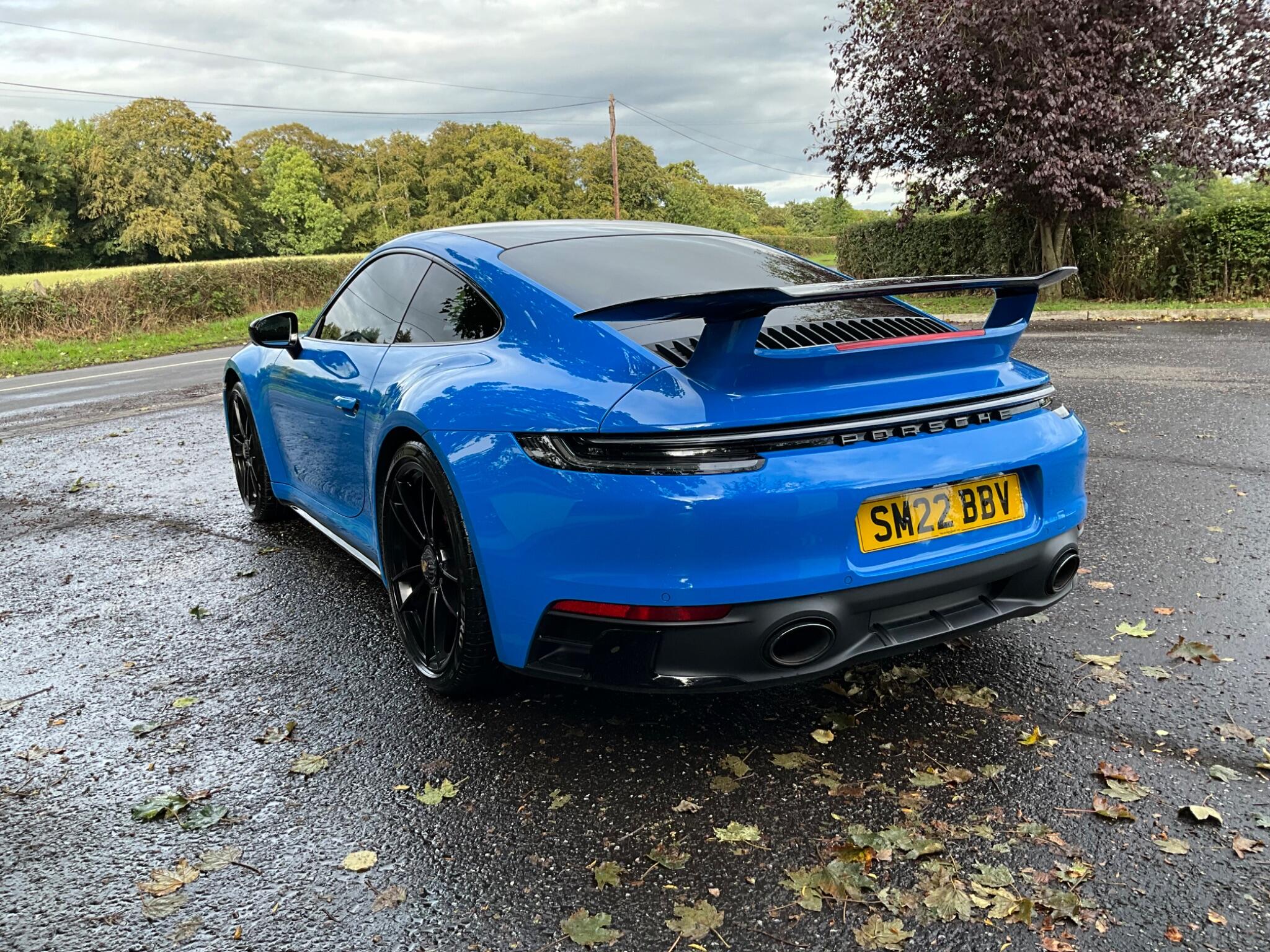 Porsche 911 view 3