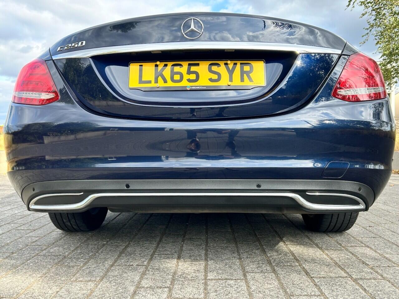 Mercedes-Benz C-Class view 16
