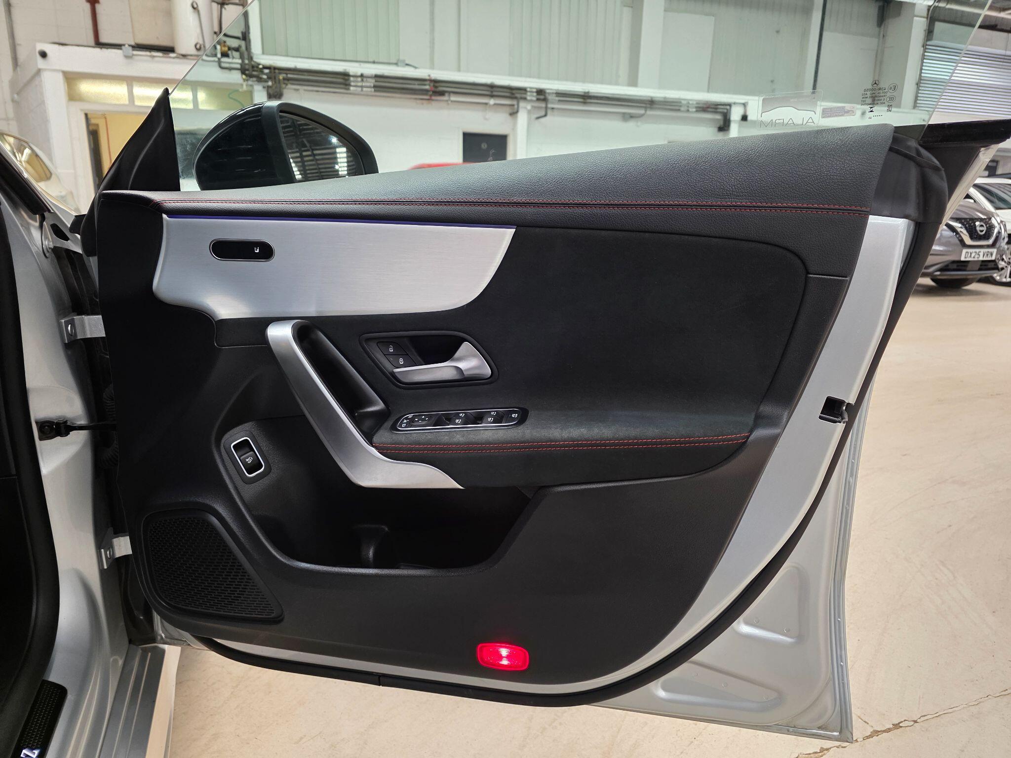 Mercedes-Benz Cla view 12