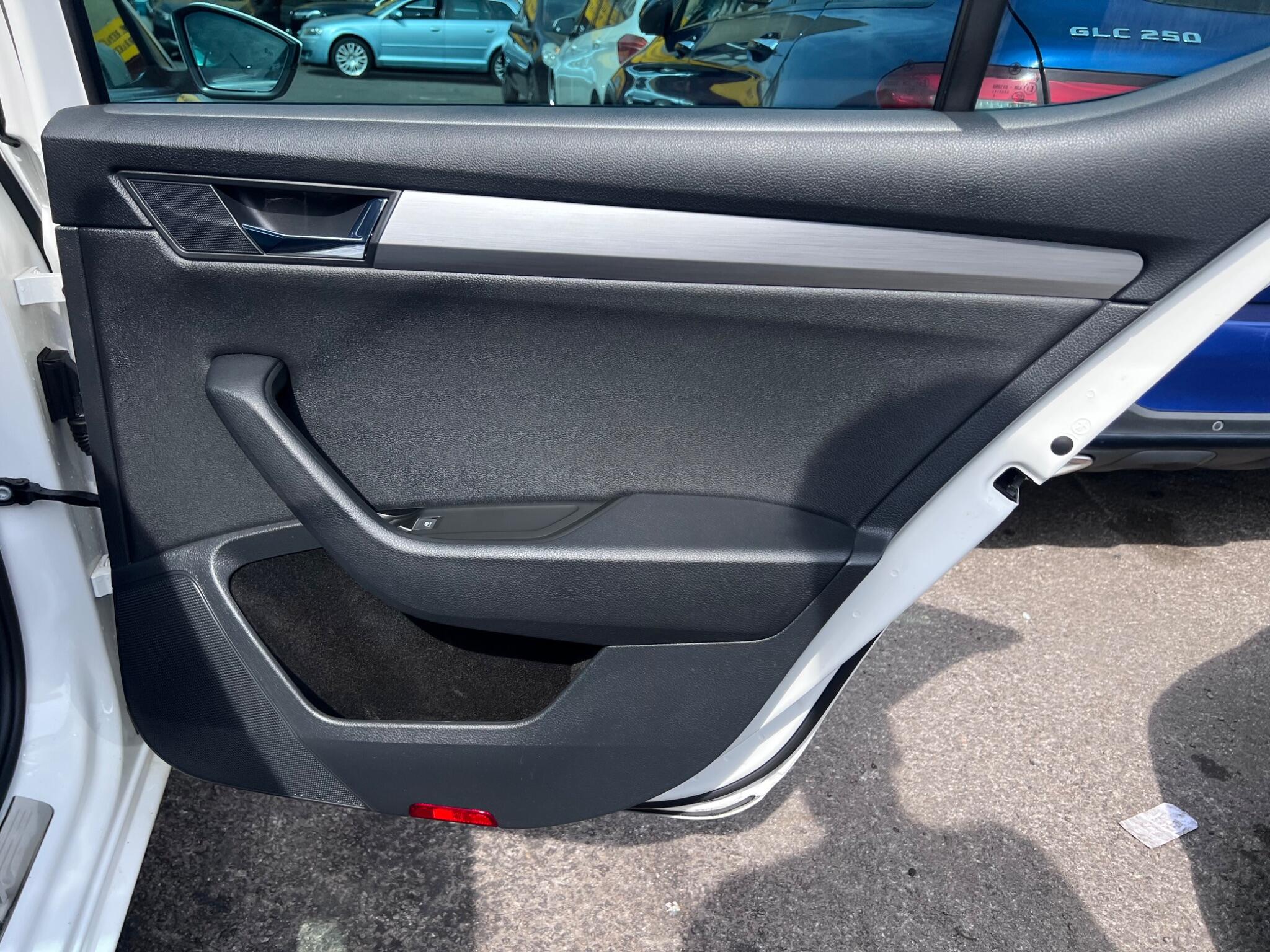 Skoda Superb view 34