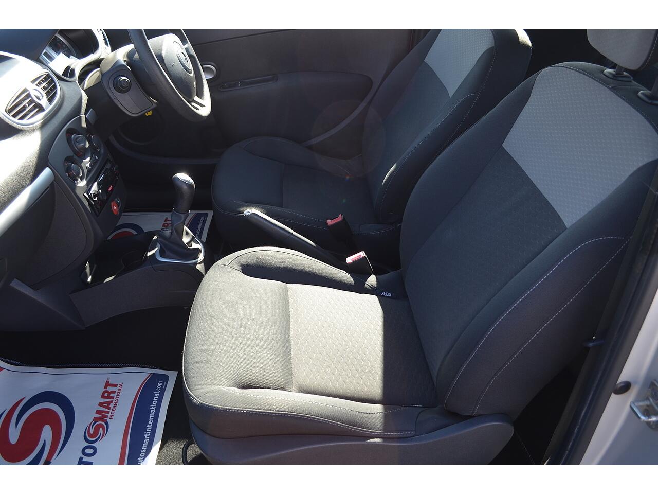 Renault Clio view 19