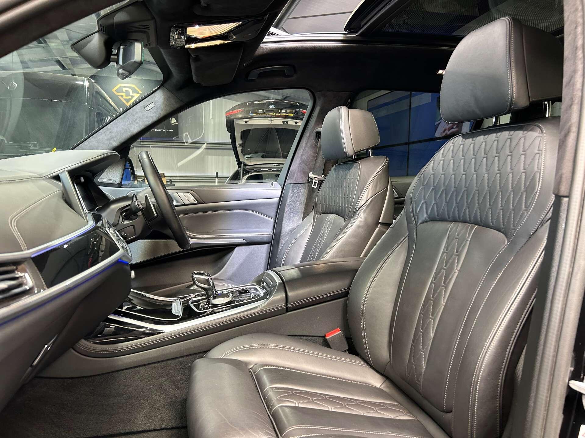 BMW X7 view 47