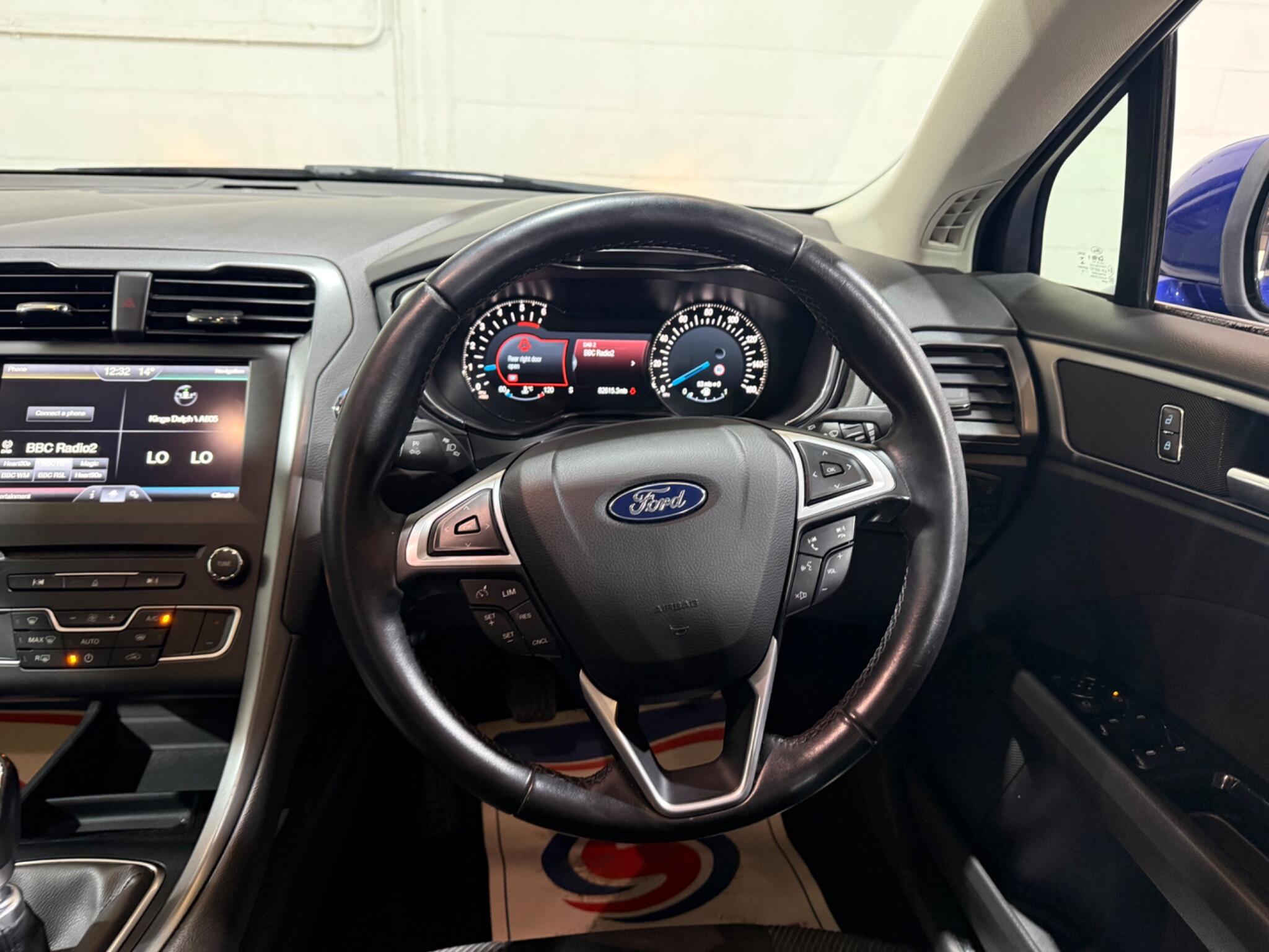 Ford Mondeo view 37