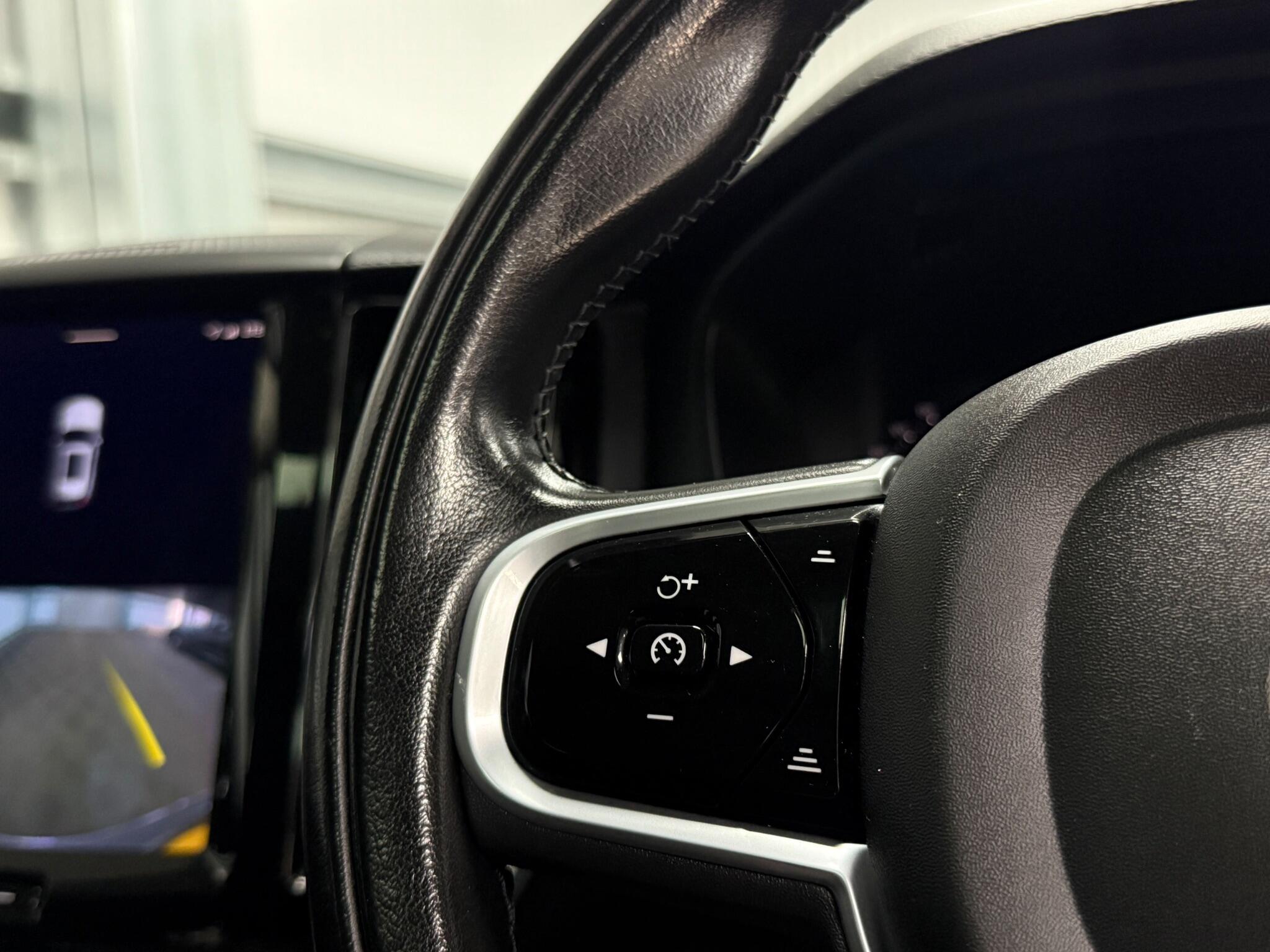 Volvo XC60 view 23