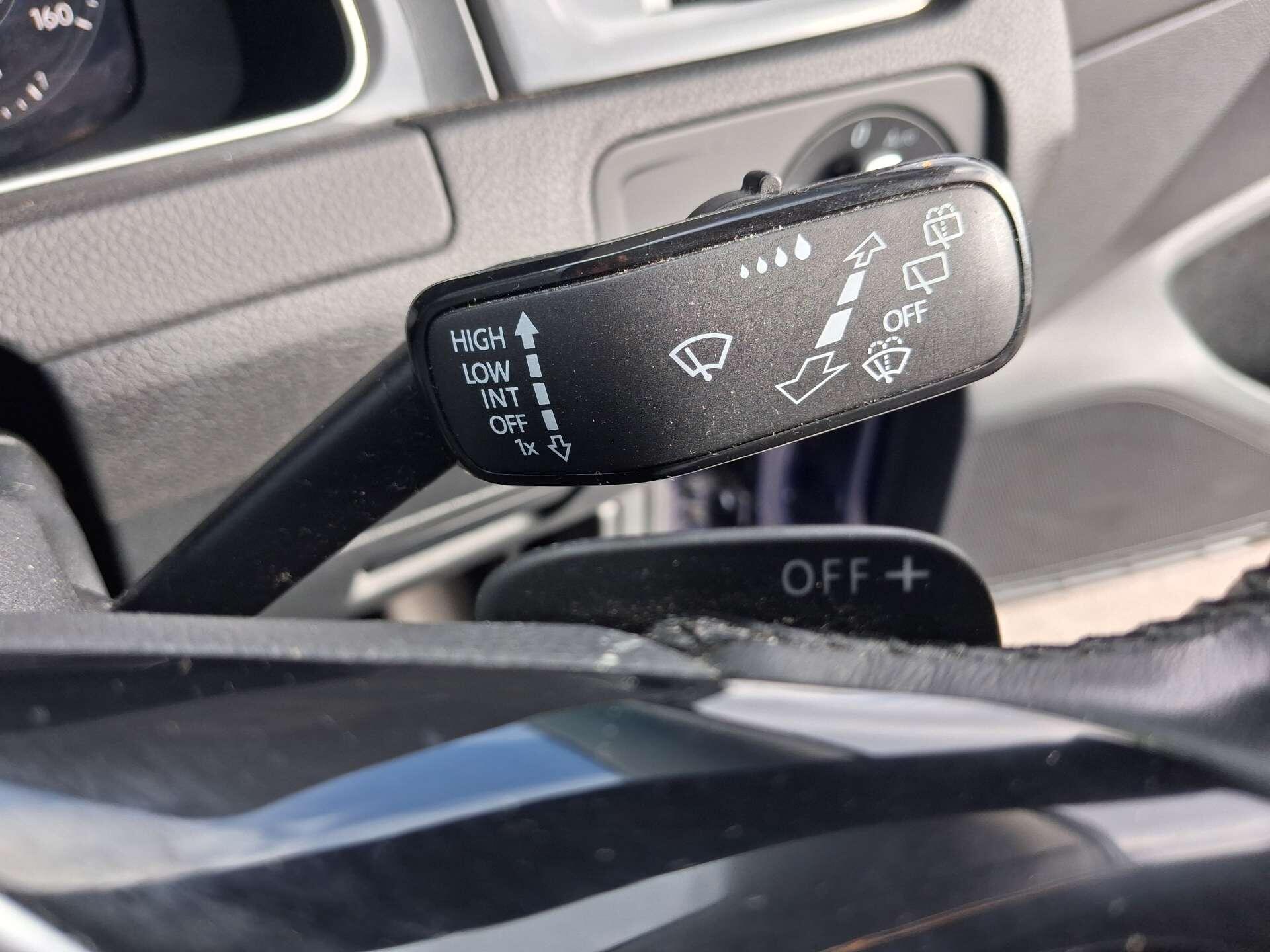 Volkswagen Golf view 33