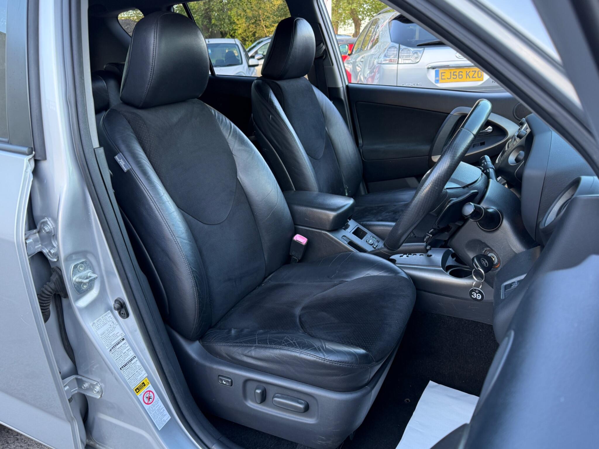 Toyota RAV4 - Image 36