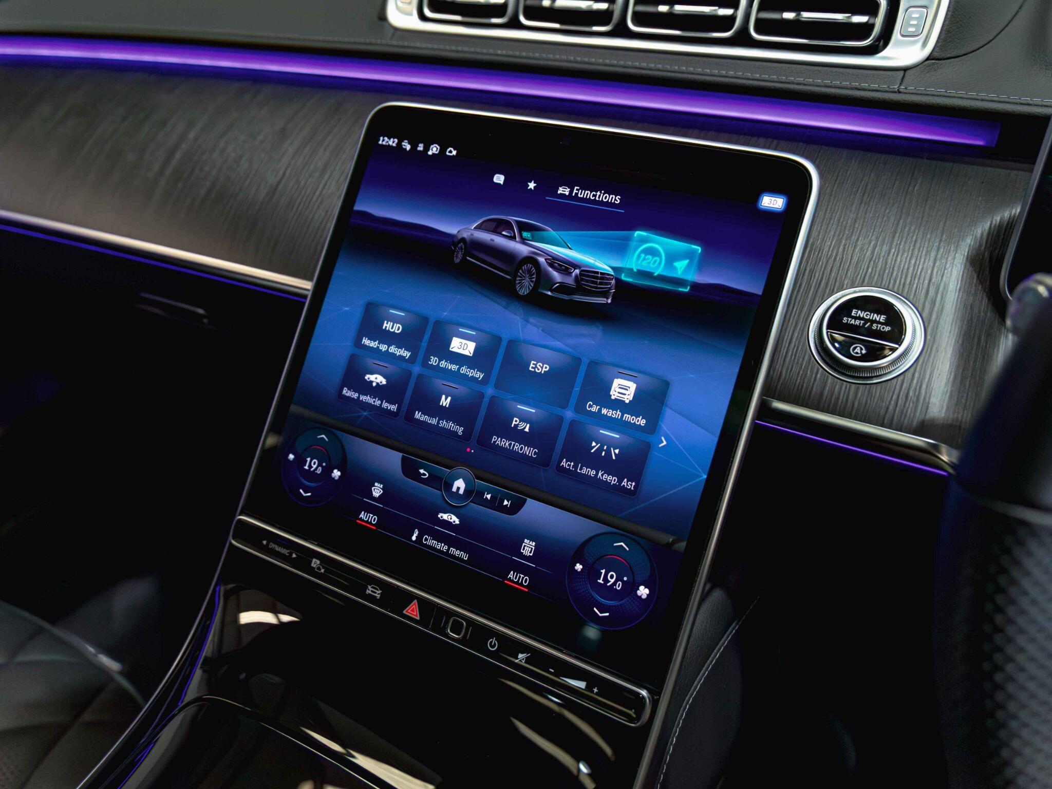 Mercedes-Benz S Class view 27