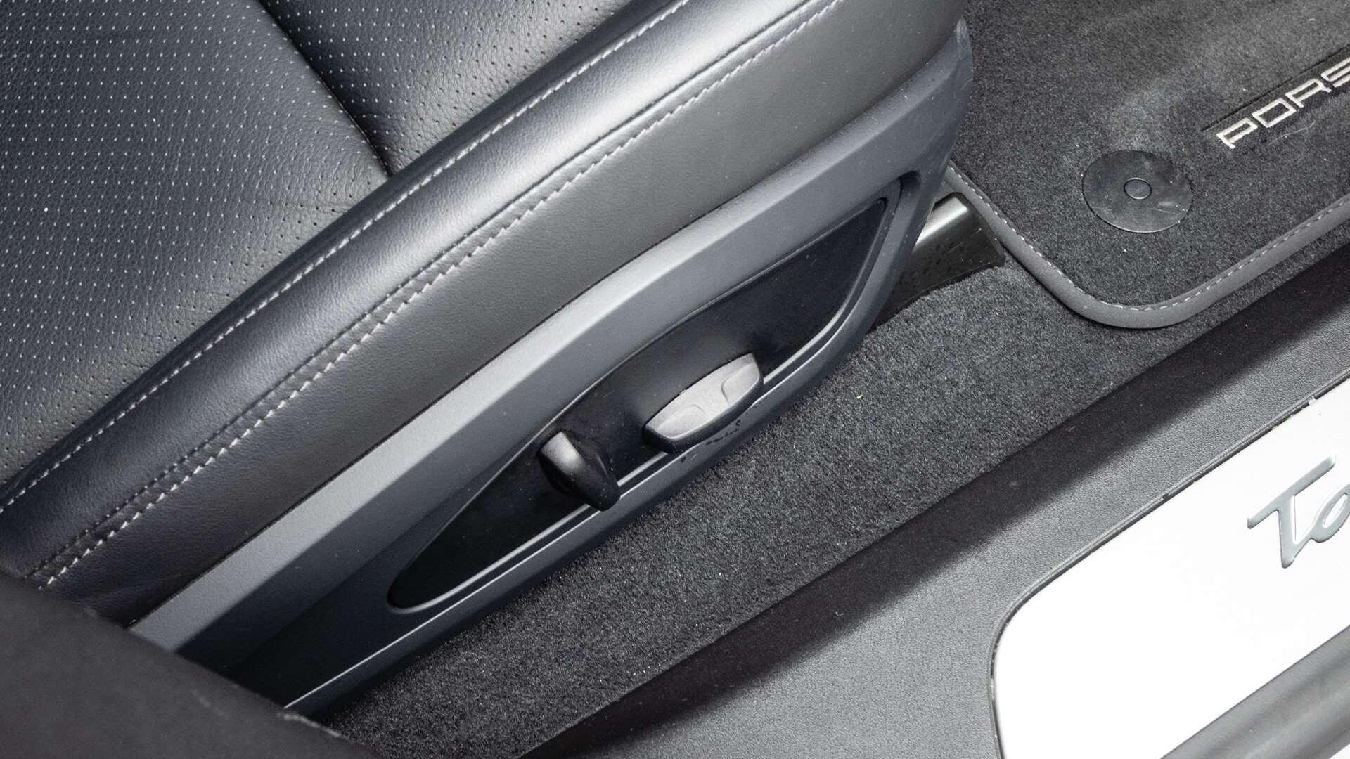 Porsche Taycan view 22