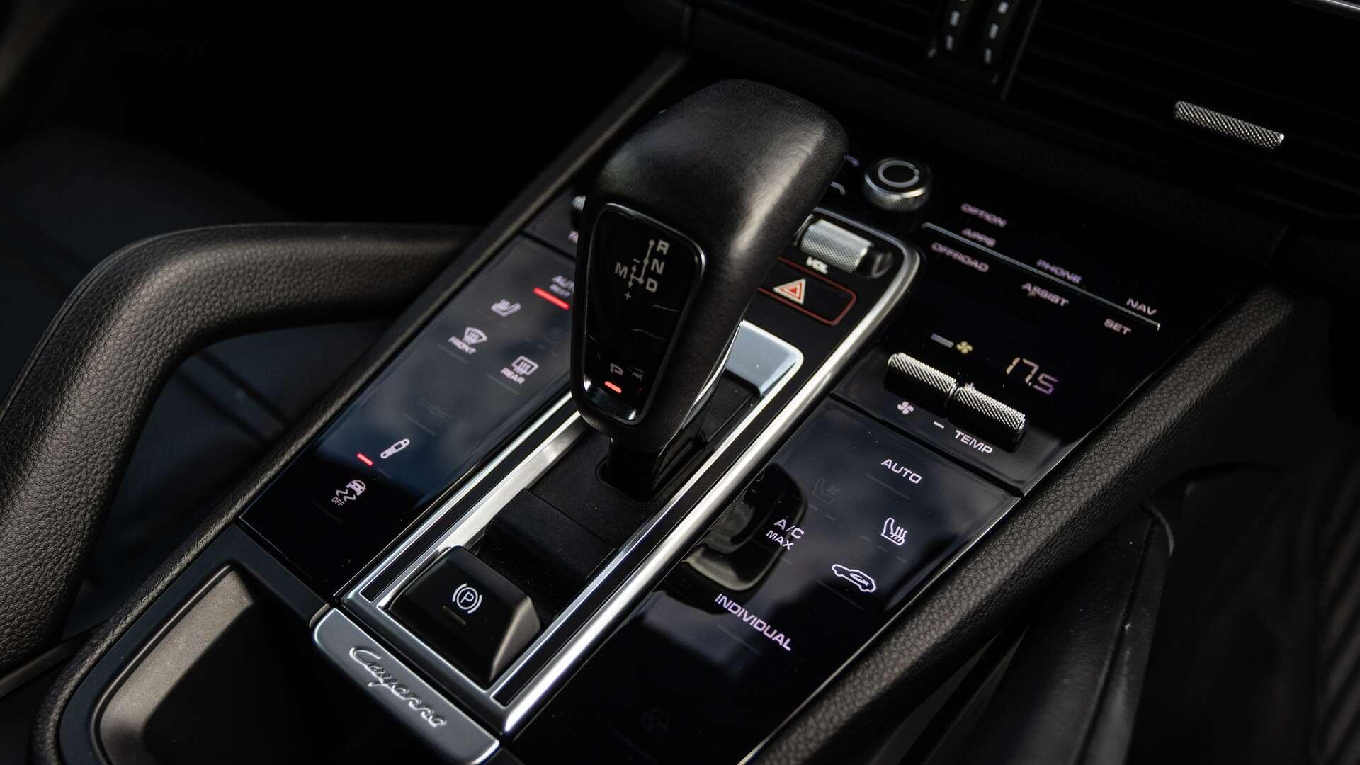 Porsche Cayenne view 23