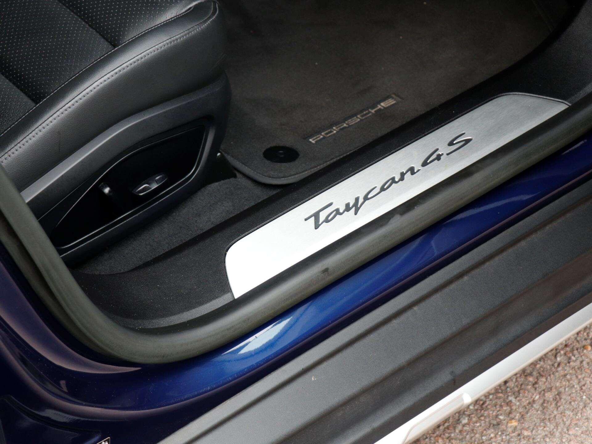 Porsche Taycan view 21