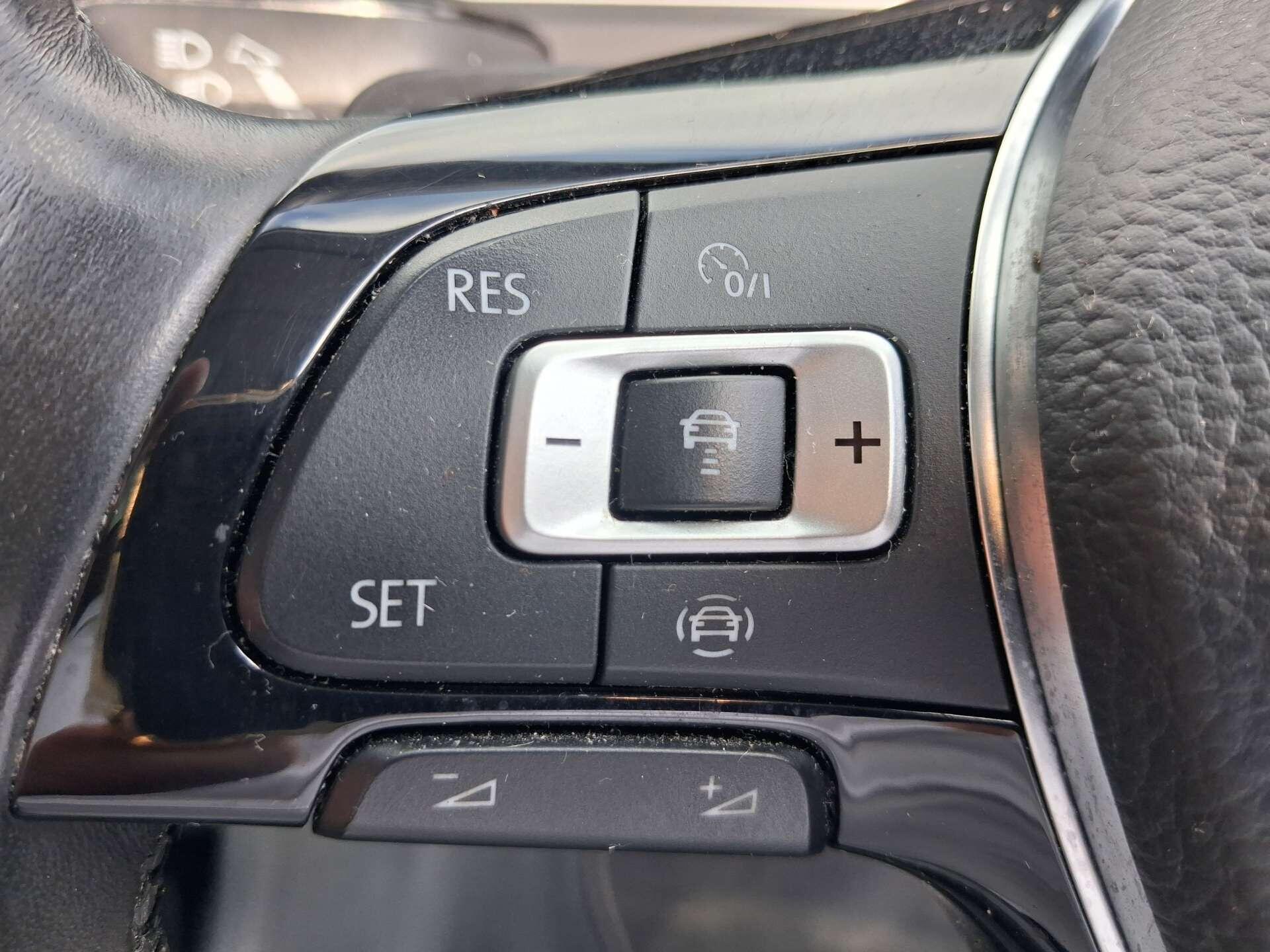 Volkswagen Golf view 43