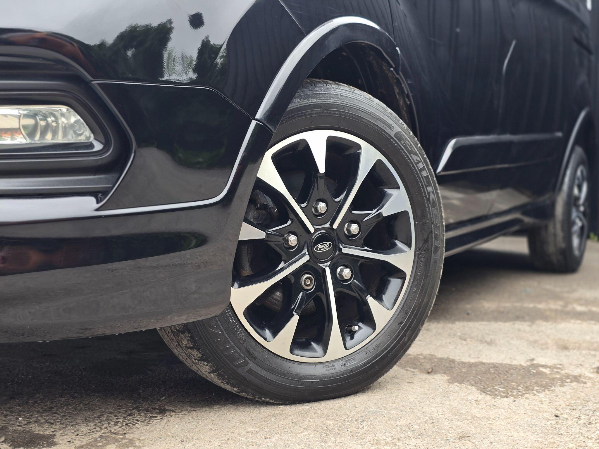 Ford Transit Custom view 17