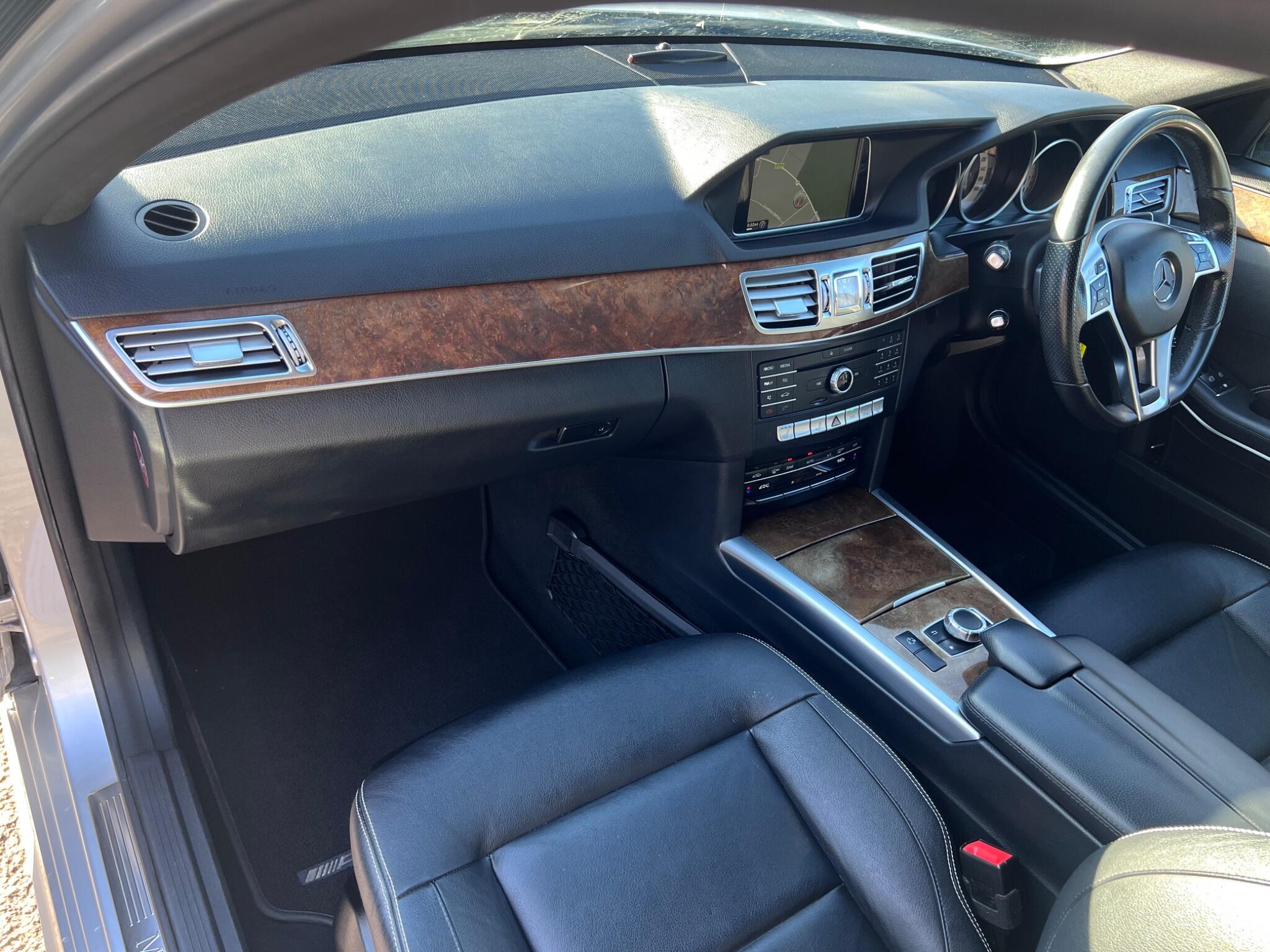 Mercedes-Benz E Class view 34