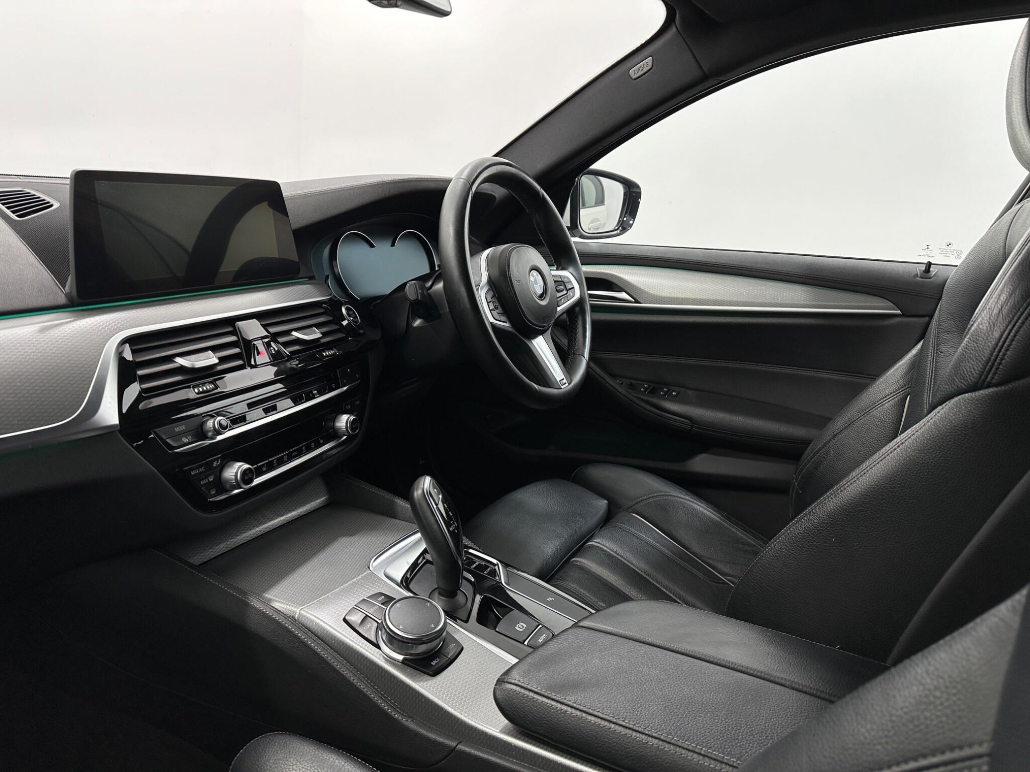 BMW 5 Series view 31