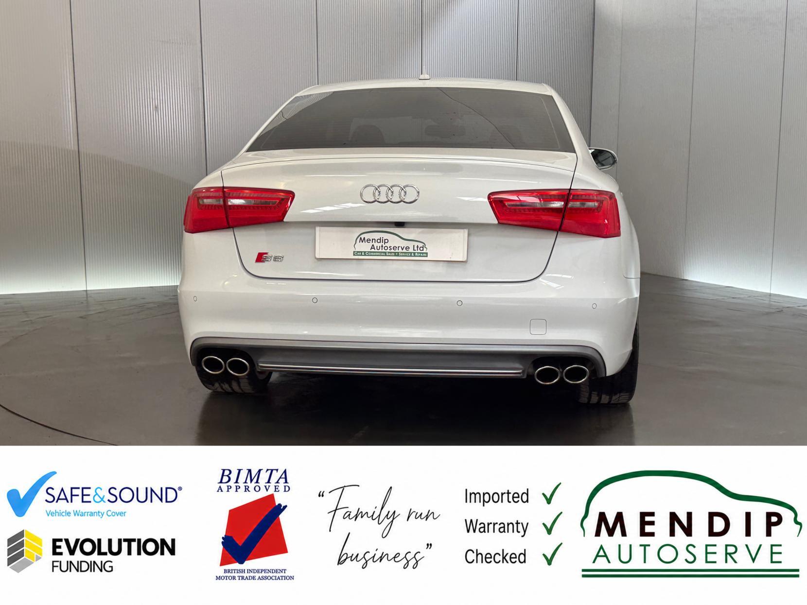 Audi S6 Saloon view 17
