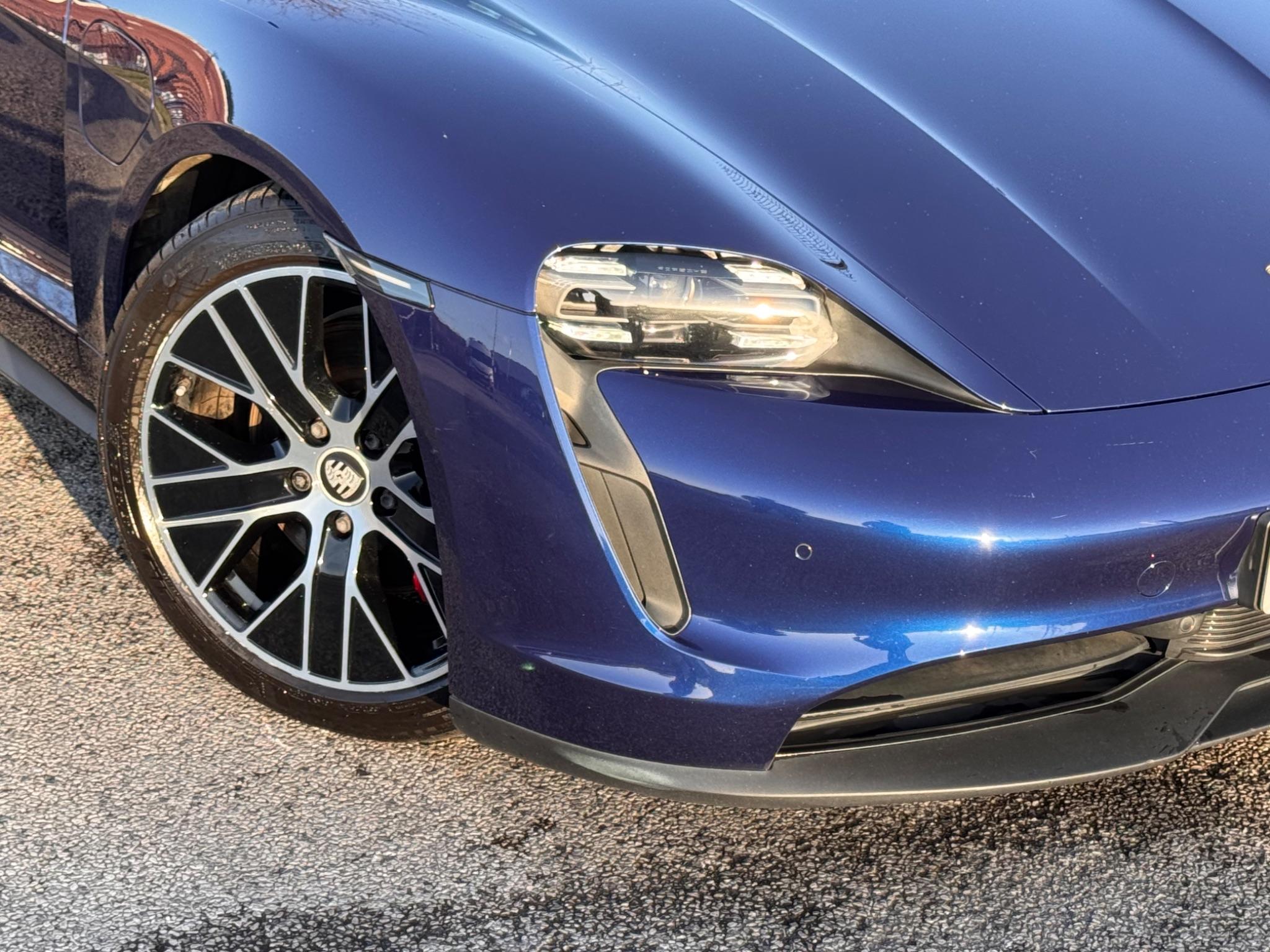 Porsche Taycan view 40