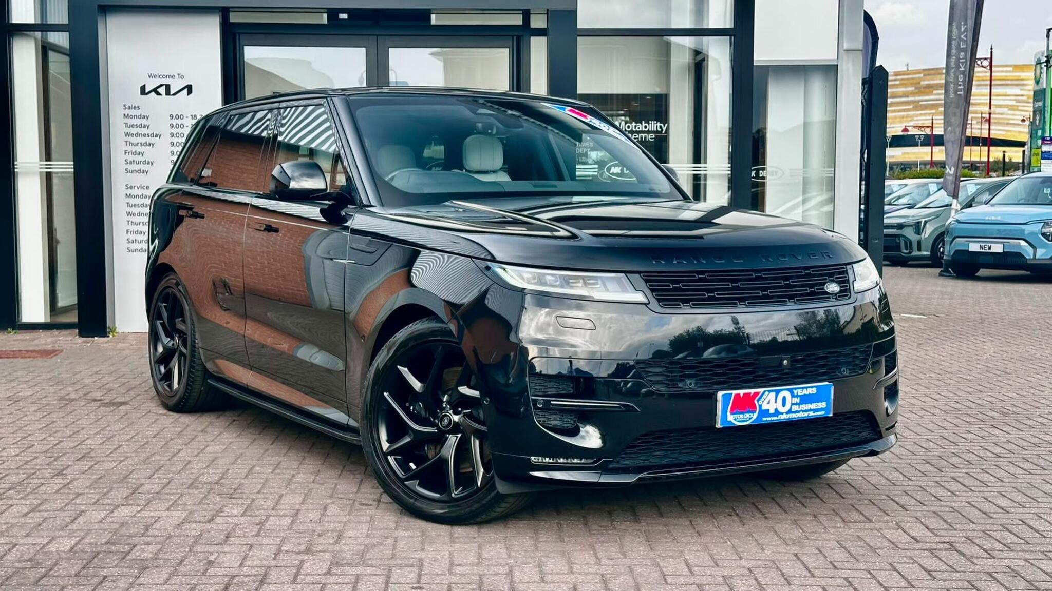 Land Rover Range Rover view 2