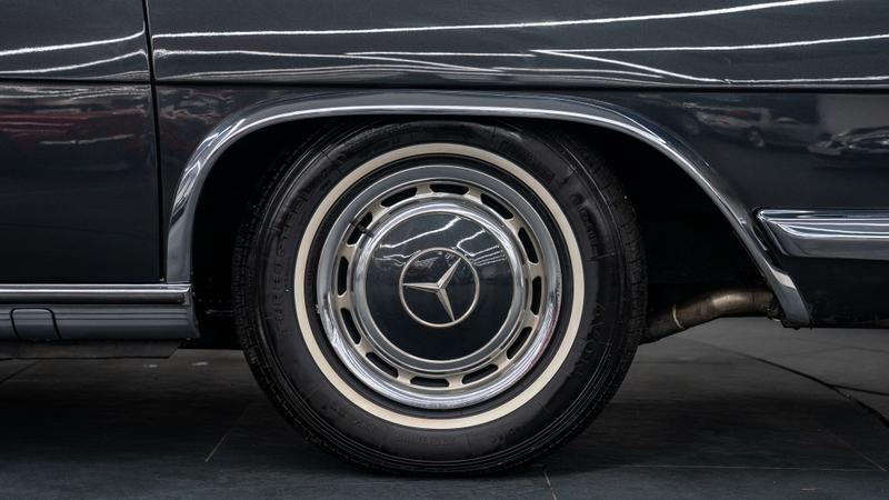 Mercedes-Benz 600 view 18