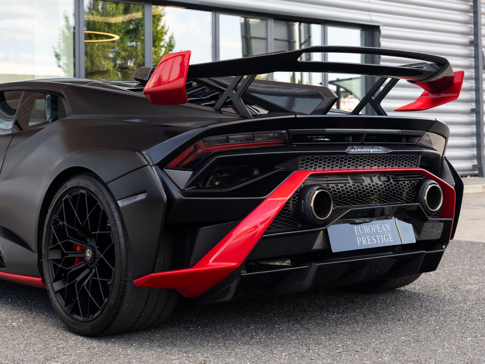 Lamborghini Huracan view 19