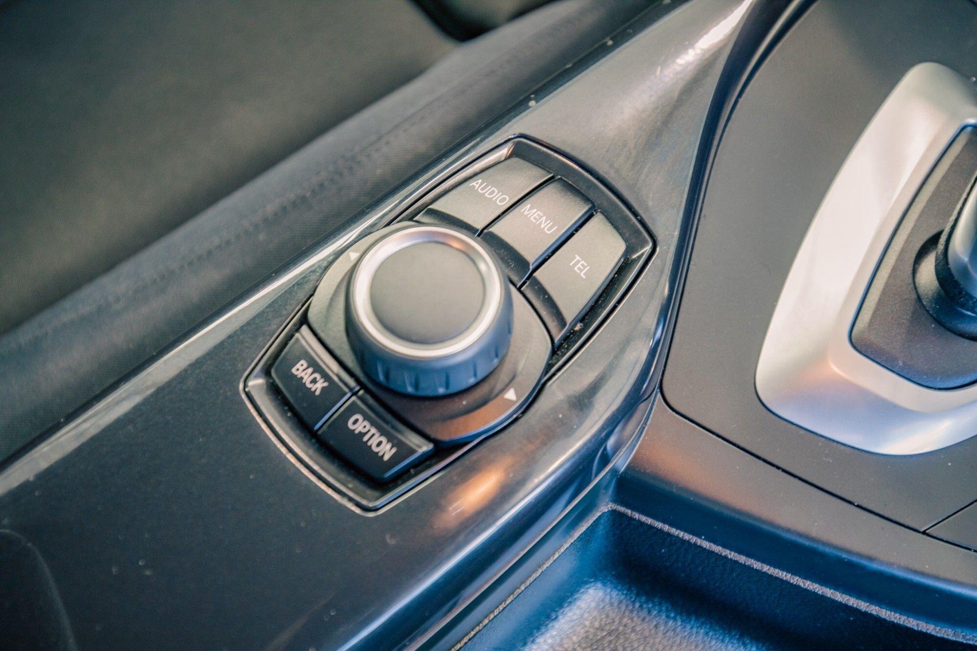 BMW 1 Series view 19