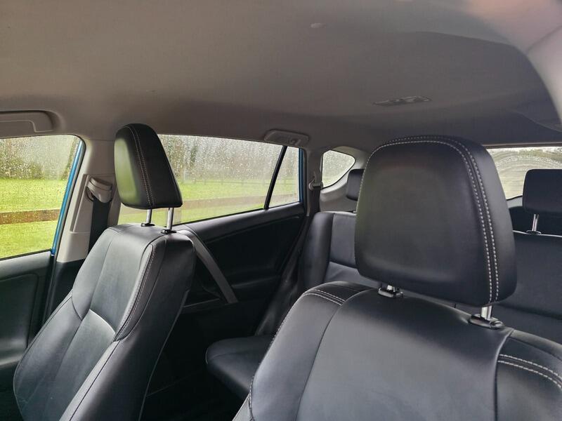 2016 Toyota RAV4 image 17