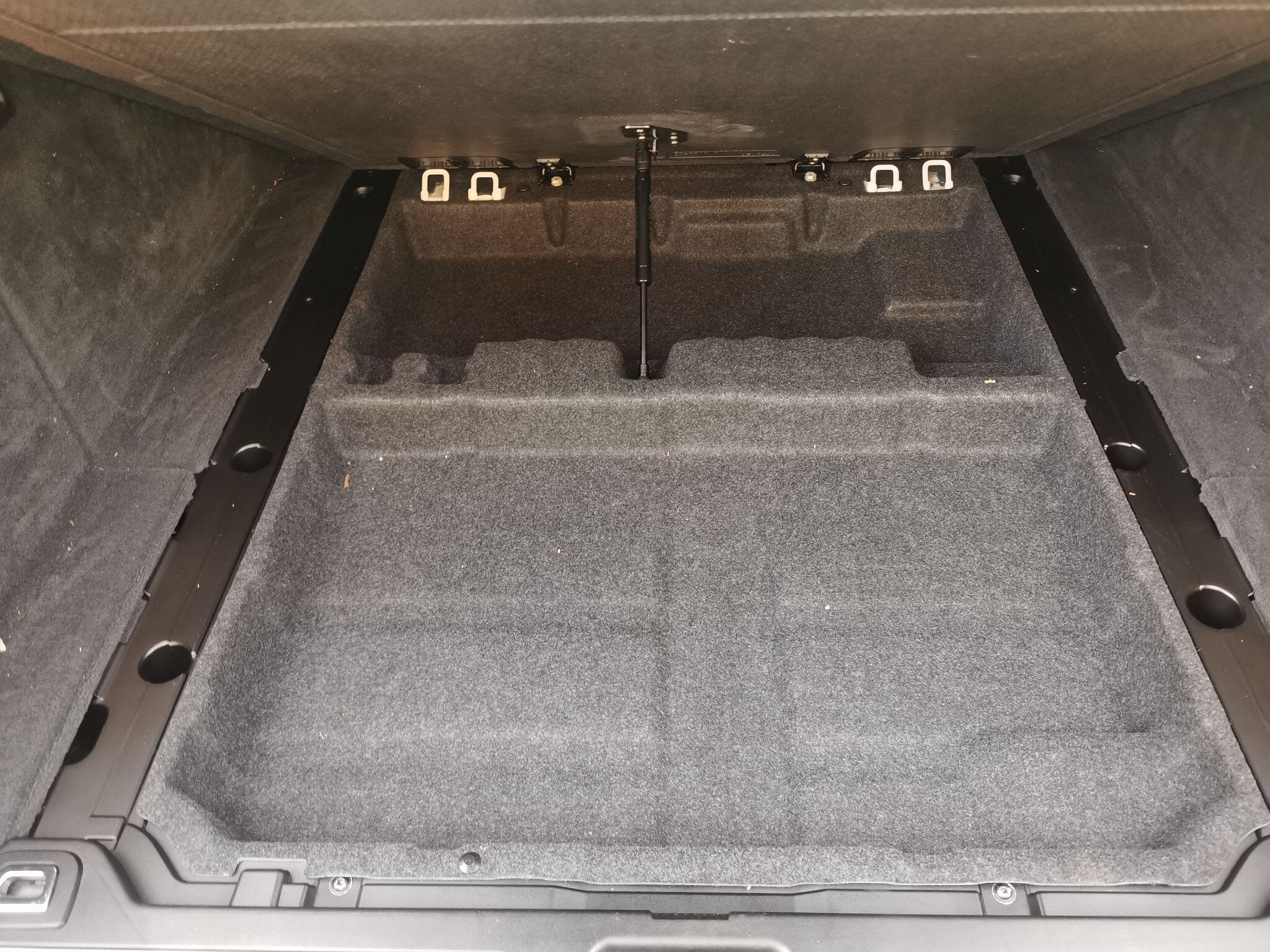 BMW 5 Series view 42