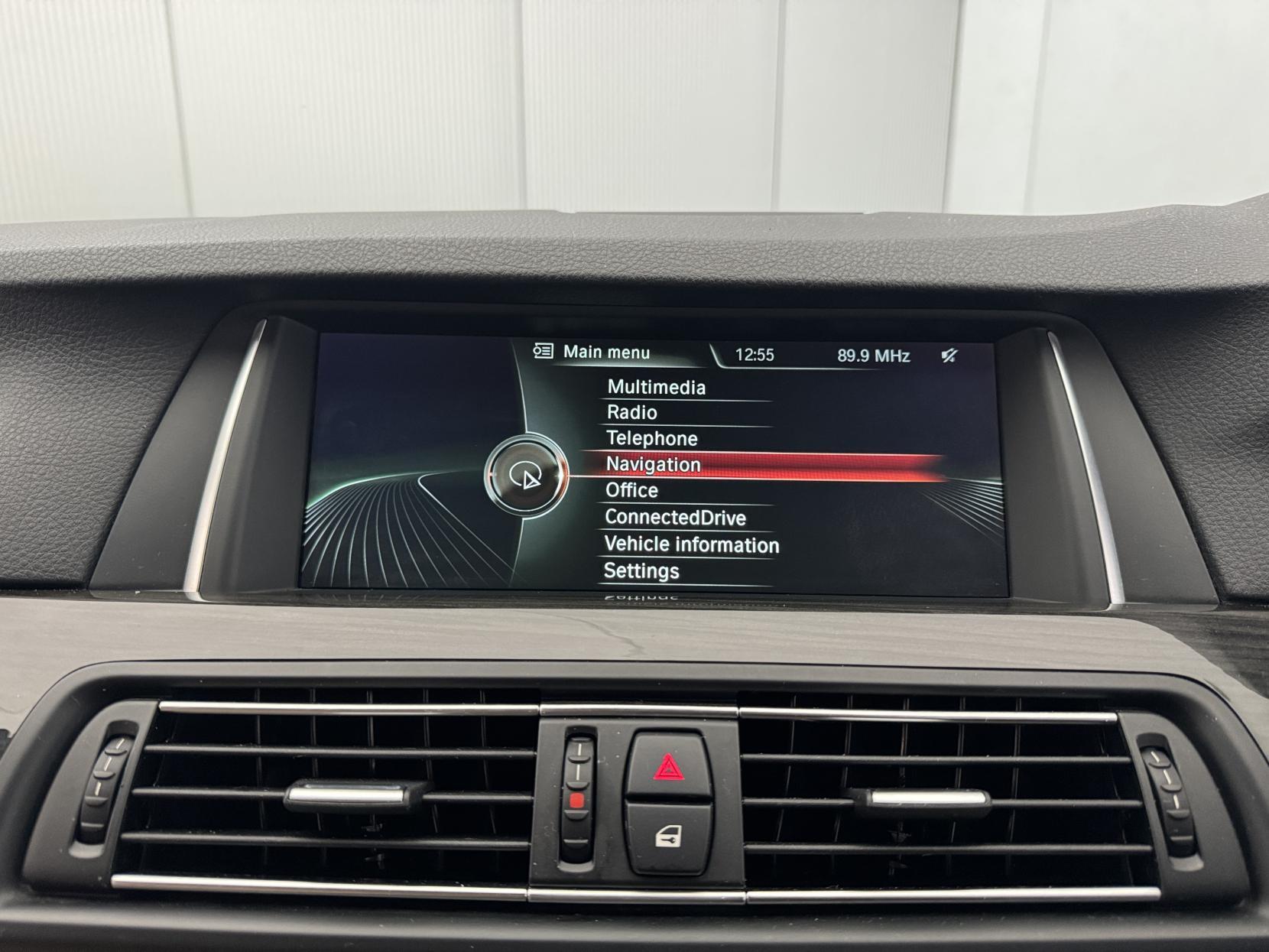 BMW 5 Series view 55