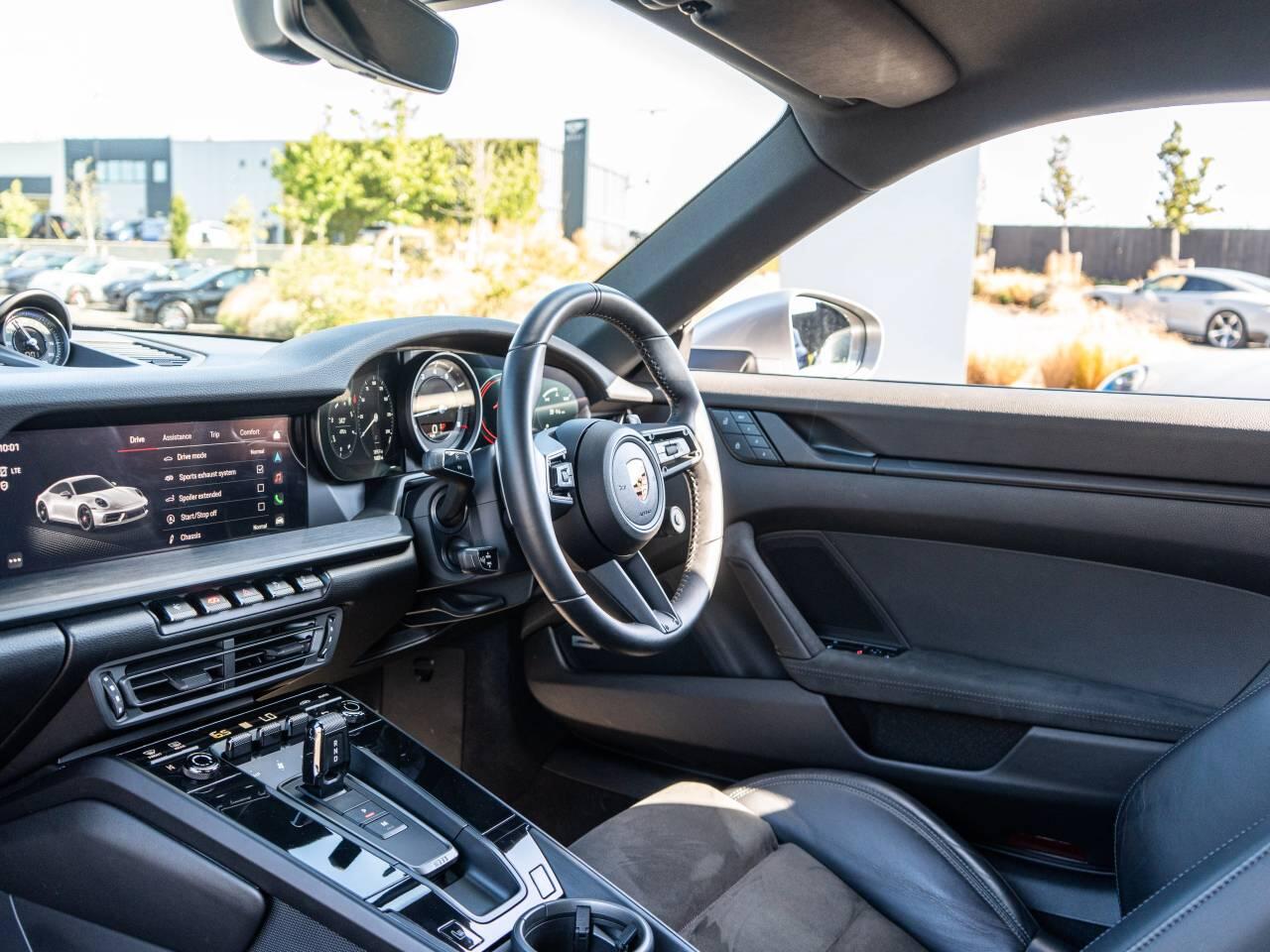 Porsche 911 view 42