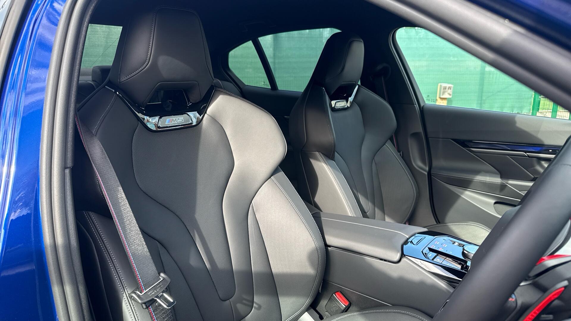 BMW M5 view 11
