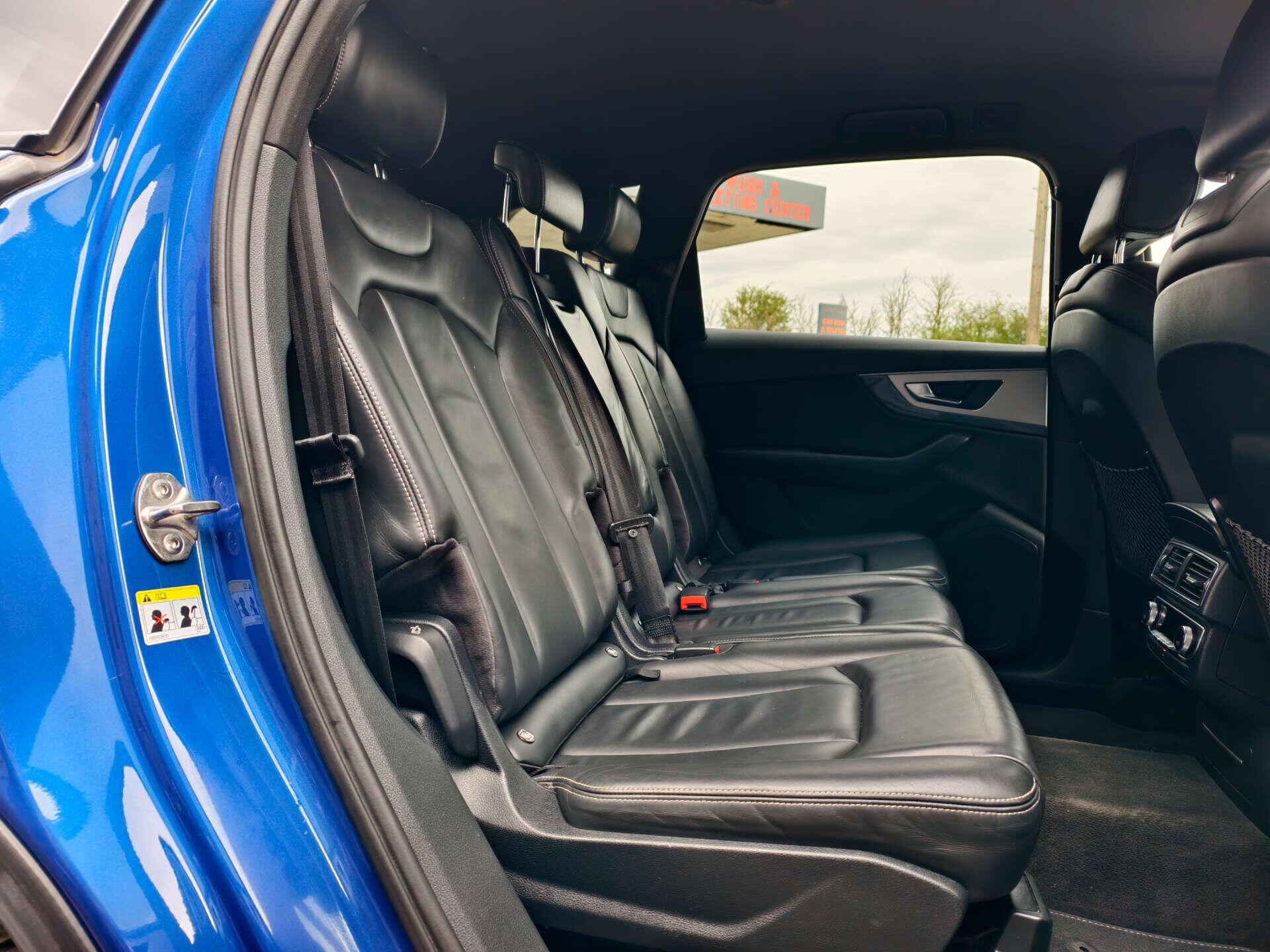 Audi SQ7 view 29