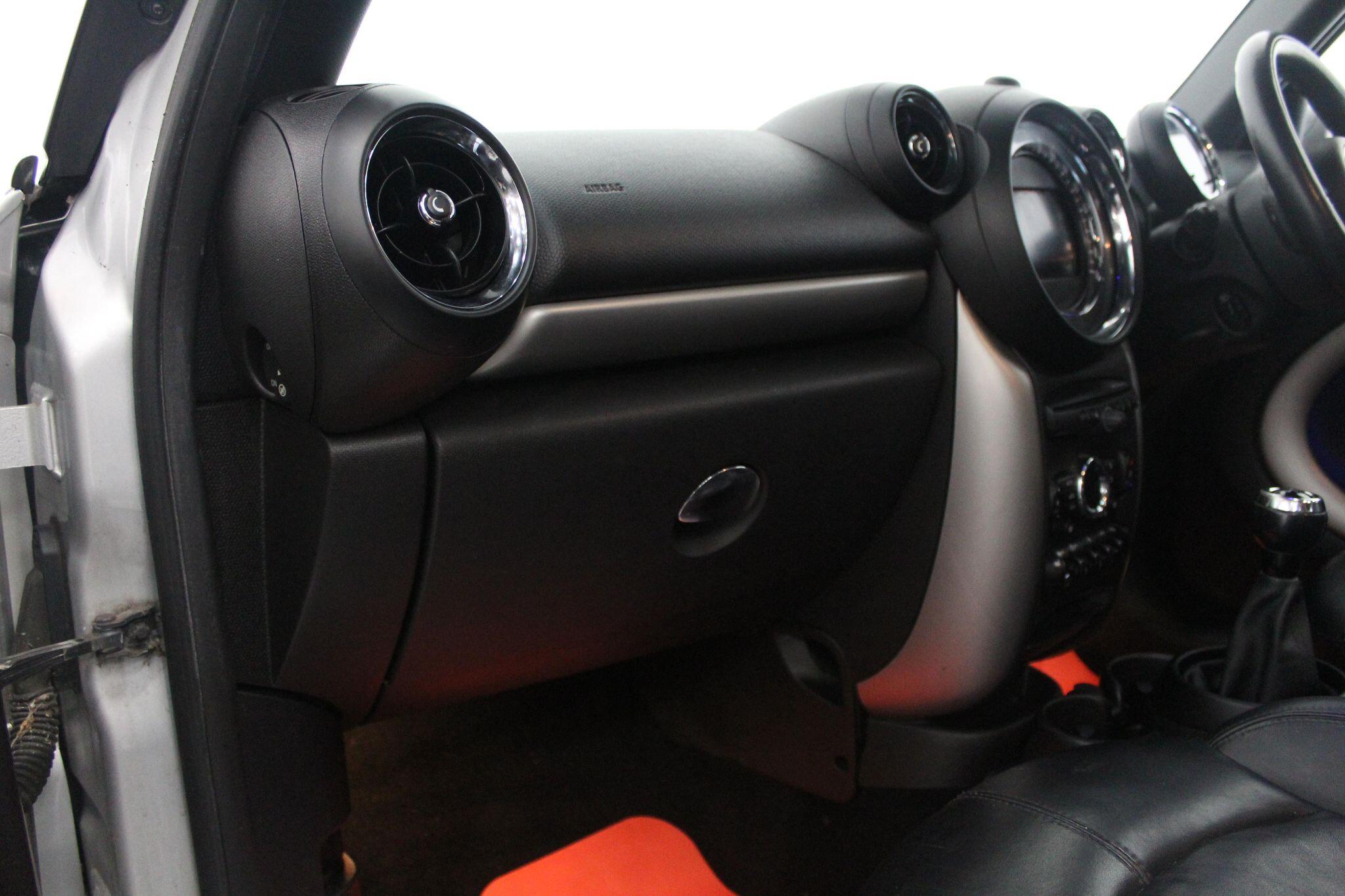 Mini Countryman view 31