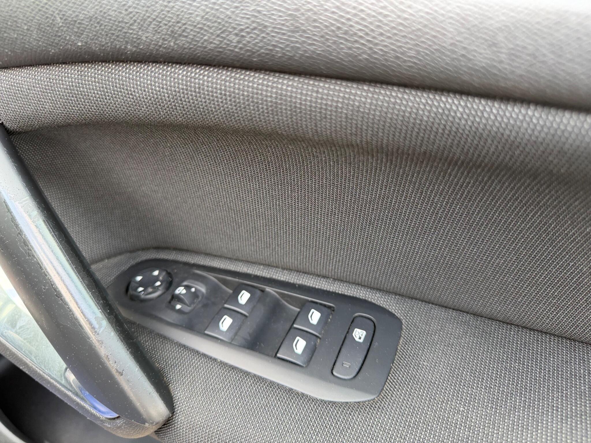 Peugeot 308 view 24