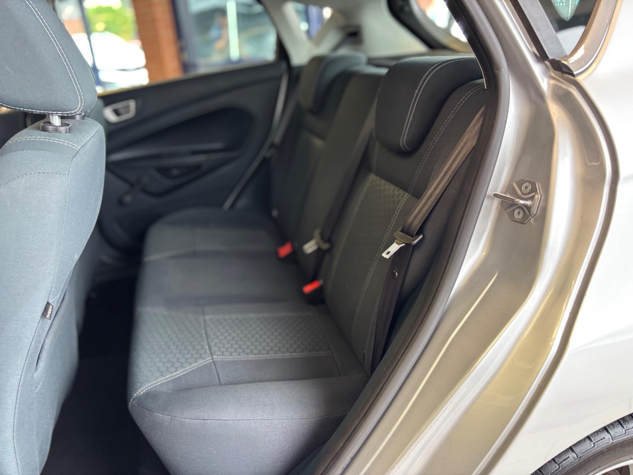Ford Fiesta view 14