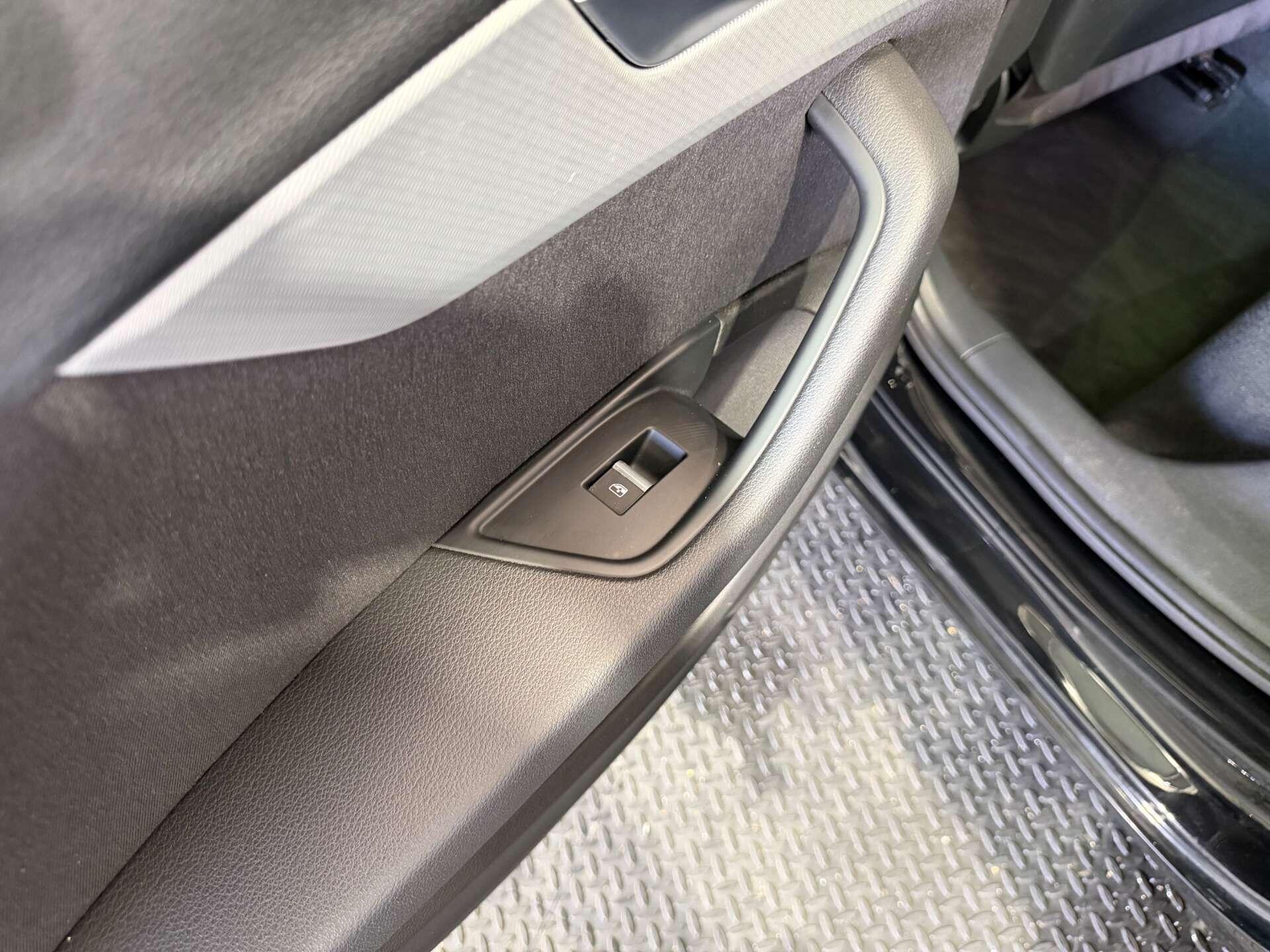 Audi A4 view 60