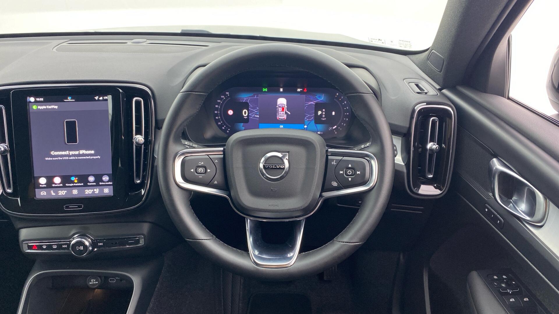 Volvo XC40 view 10