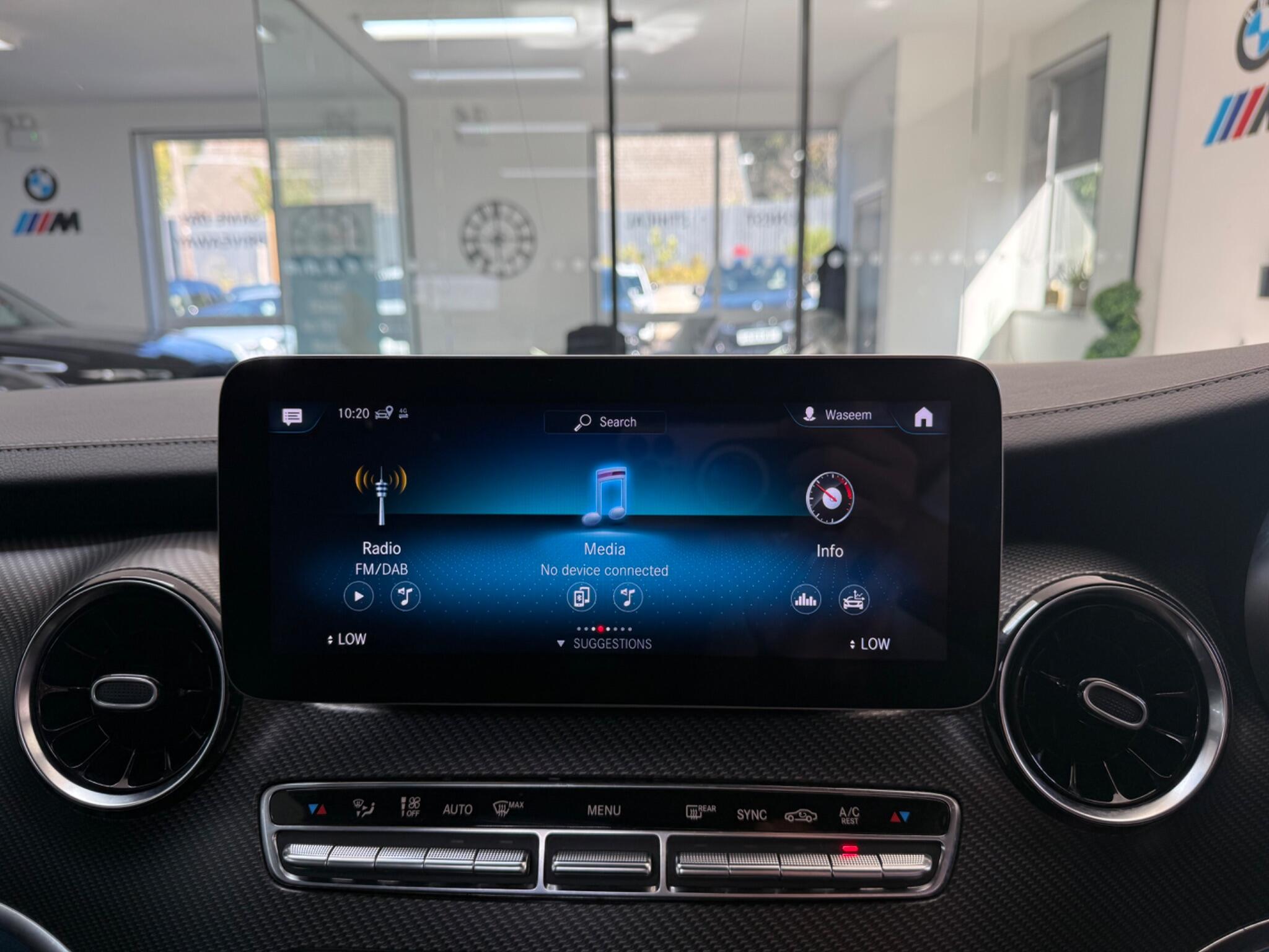 Mercedes-Benz V-Class view 34