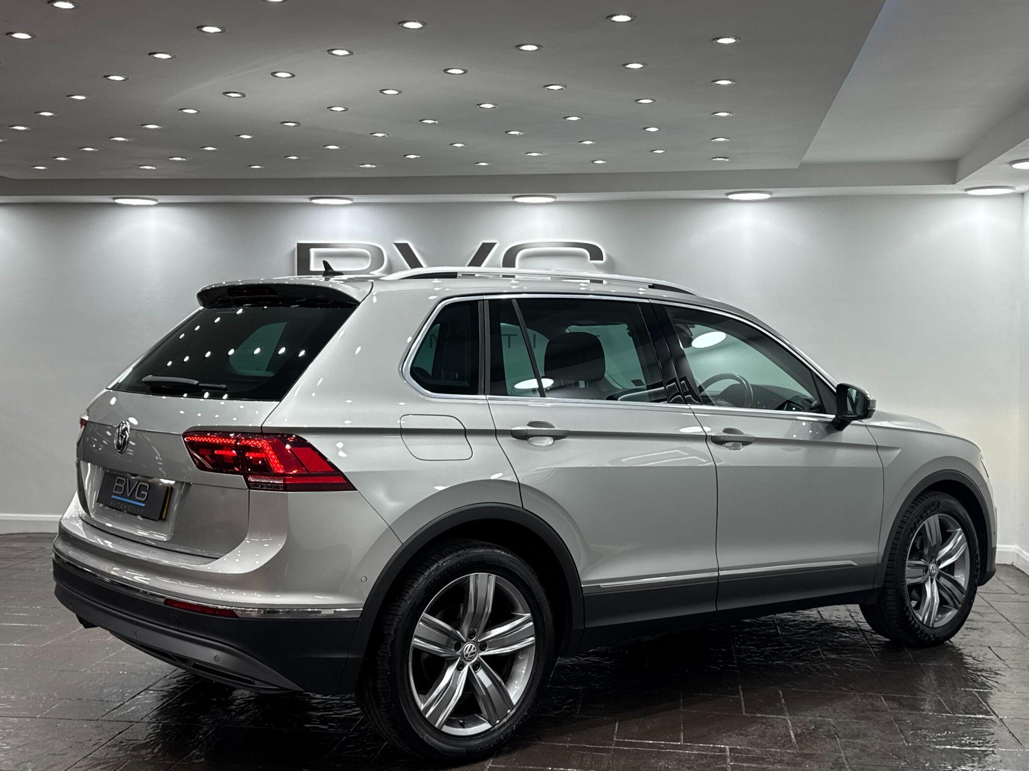 Volkswagen Tiguan view 19