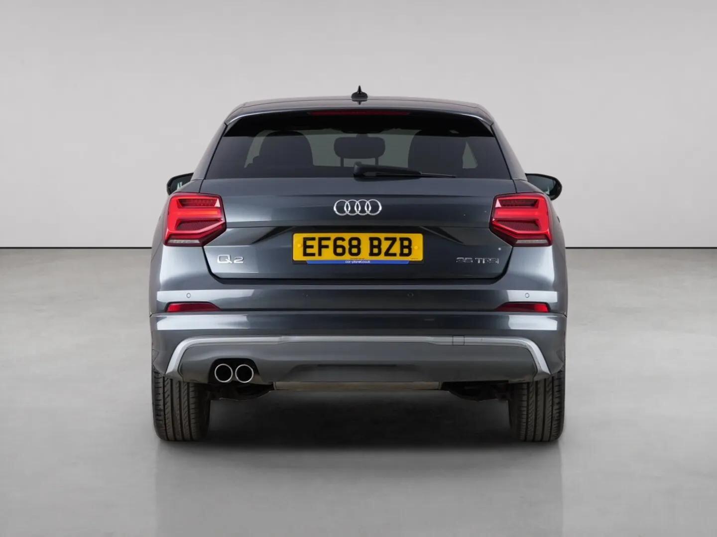 Audi Q2 view 6