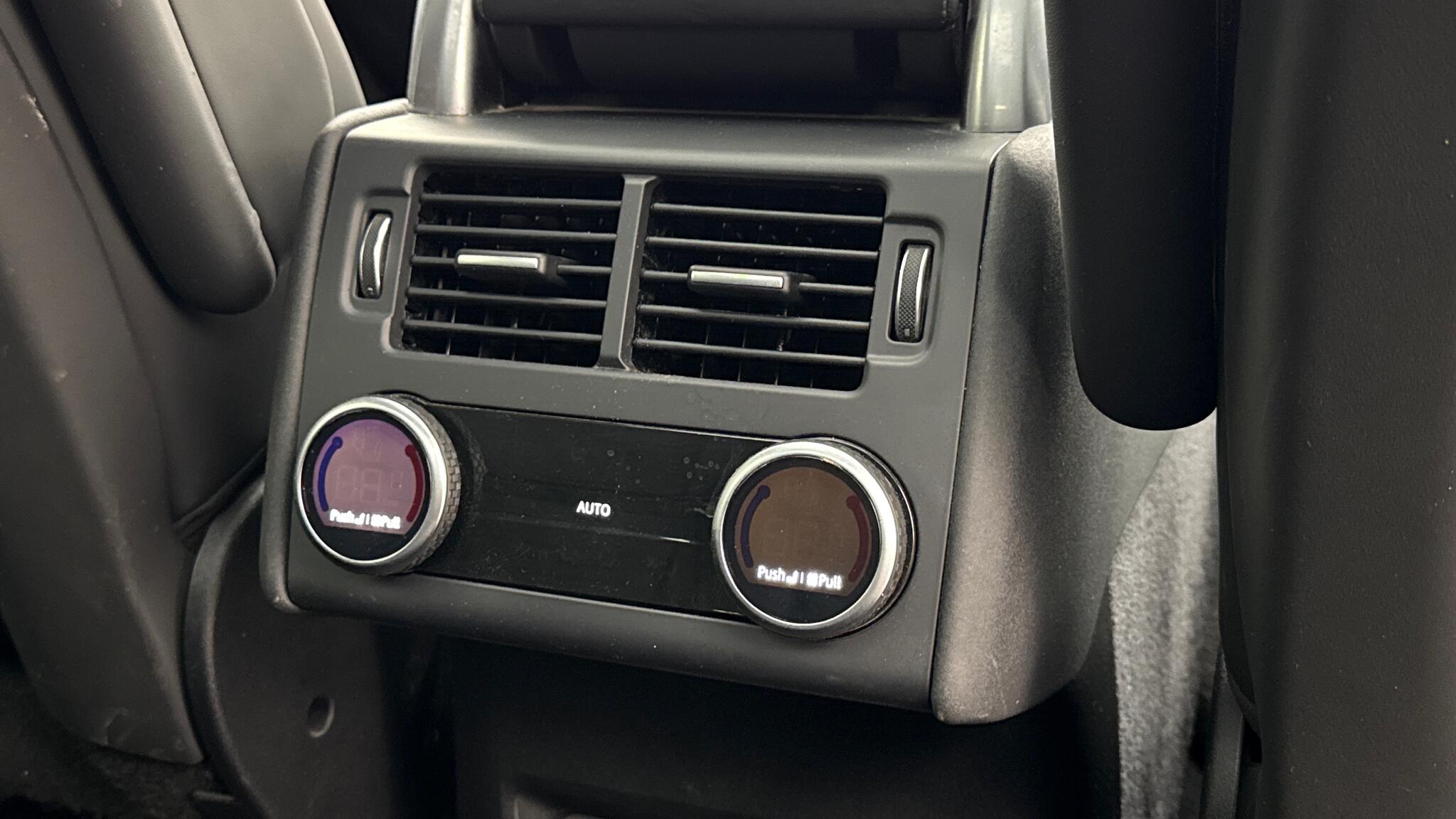Land Rover Discovery view 18