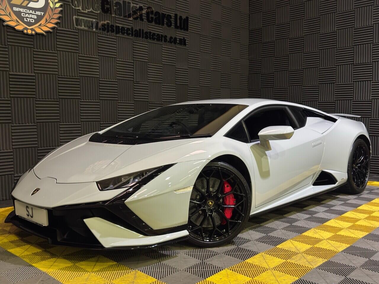 Lamborghini Huracan view 25