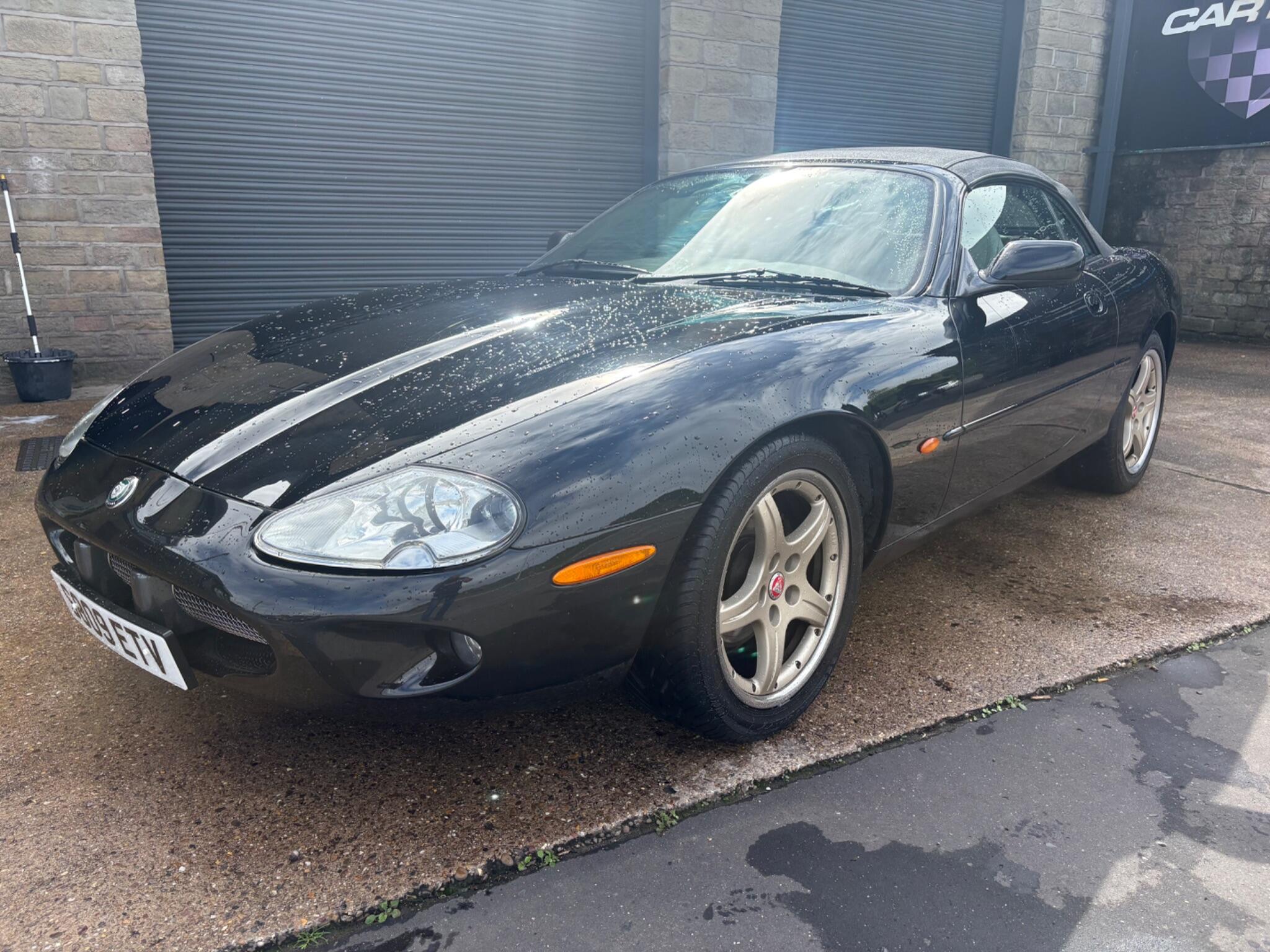 Jaguar XK8 view 9