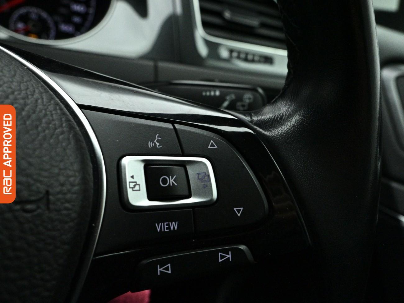 Volkswagen Golf view 22