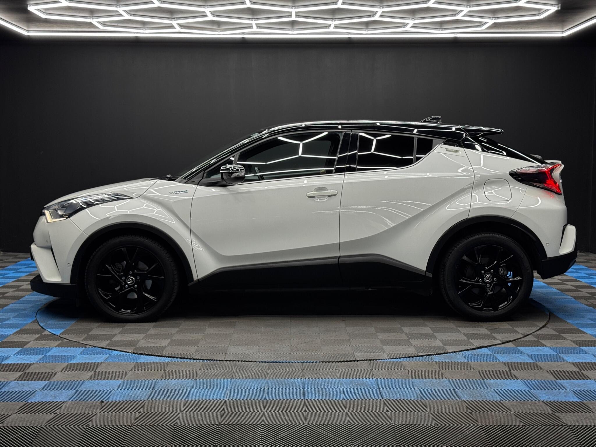 Toyota C-HR view 8