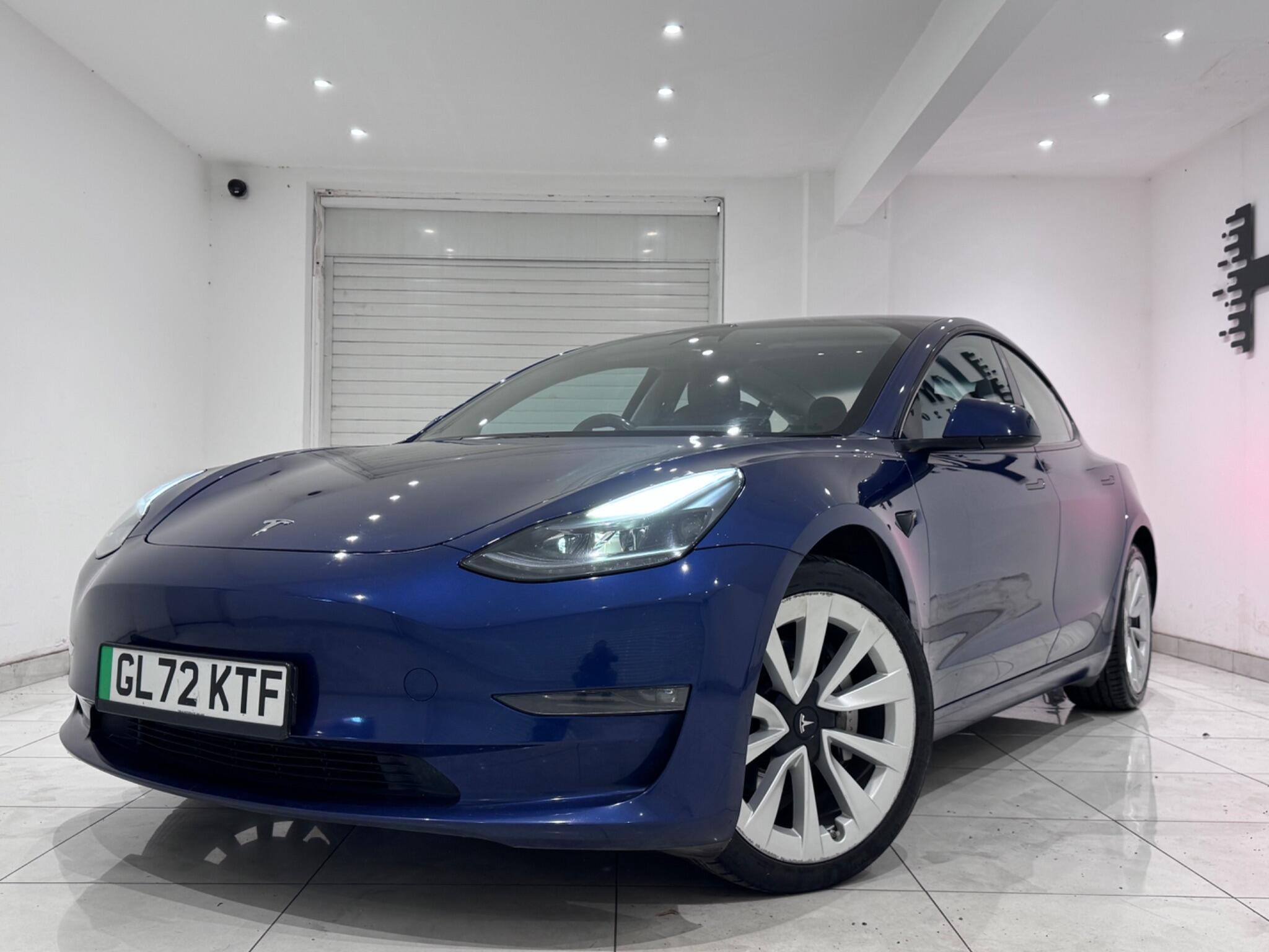 Tesla Model 3 view 5