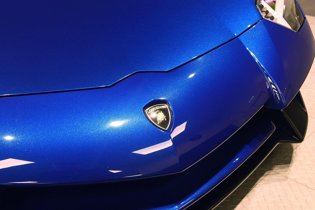 Lamborghini Aventador view 34