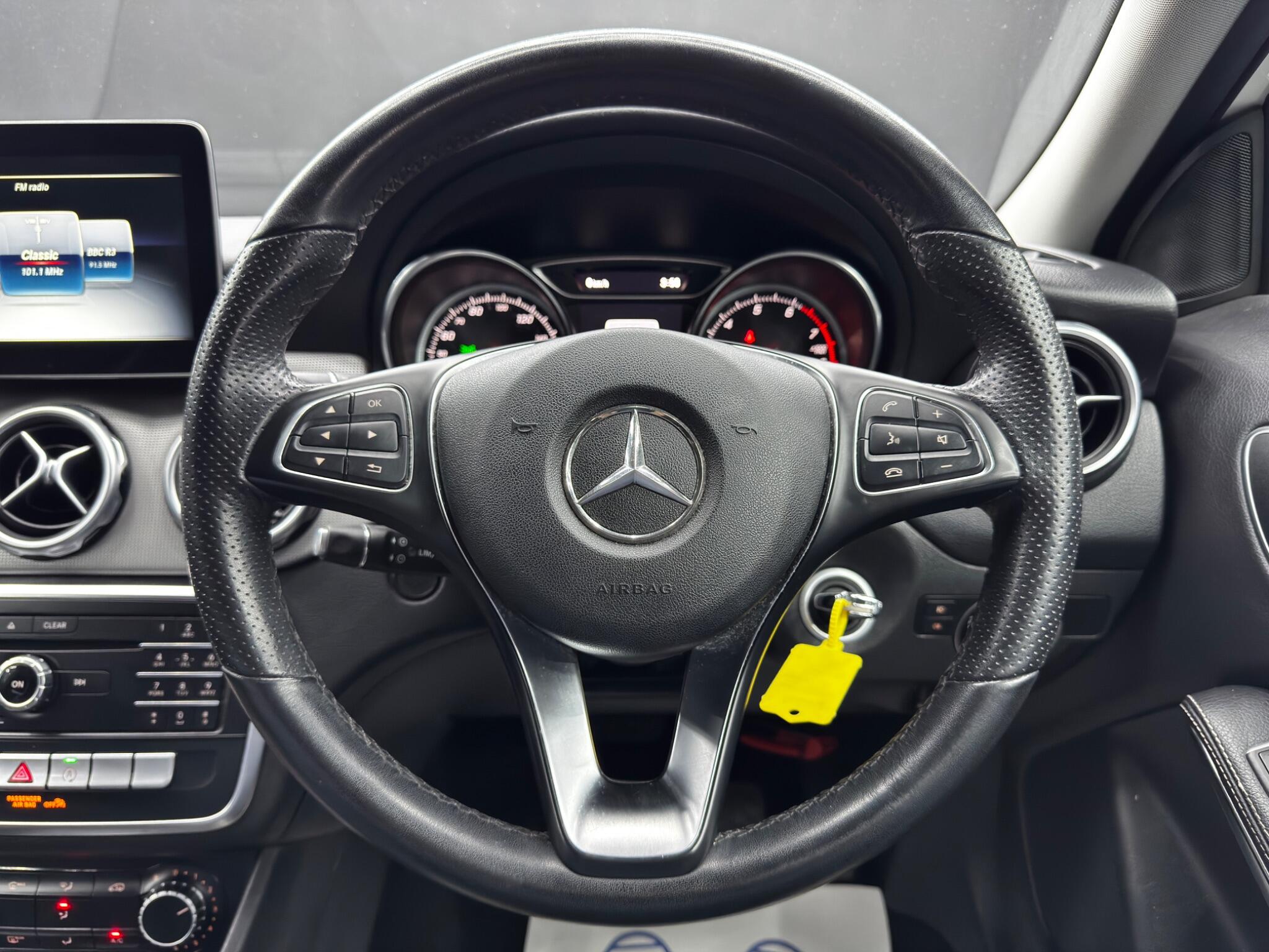Mercedes-Benz Gla view 19