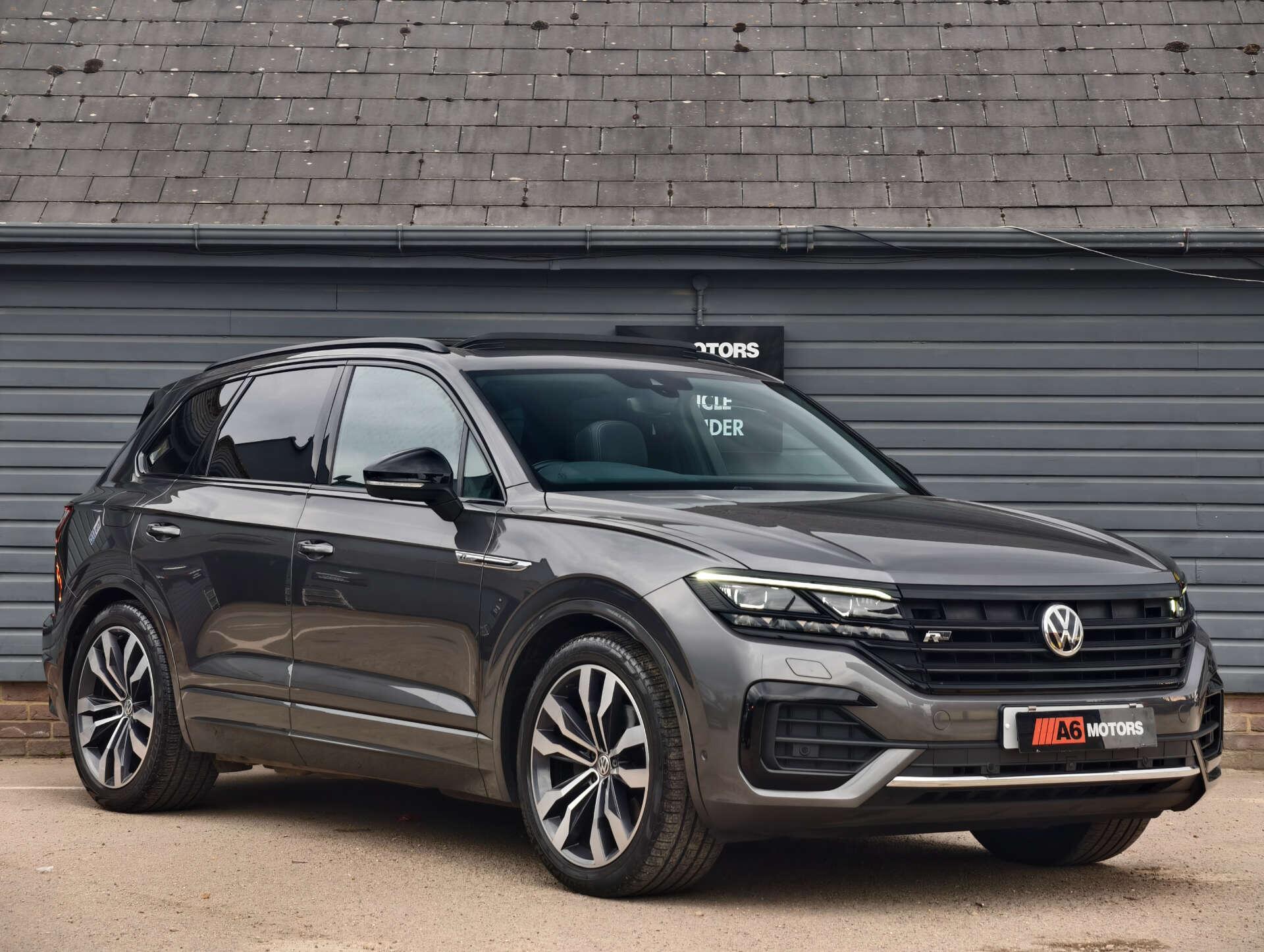 Volkswagen Touareg view 7