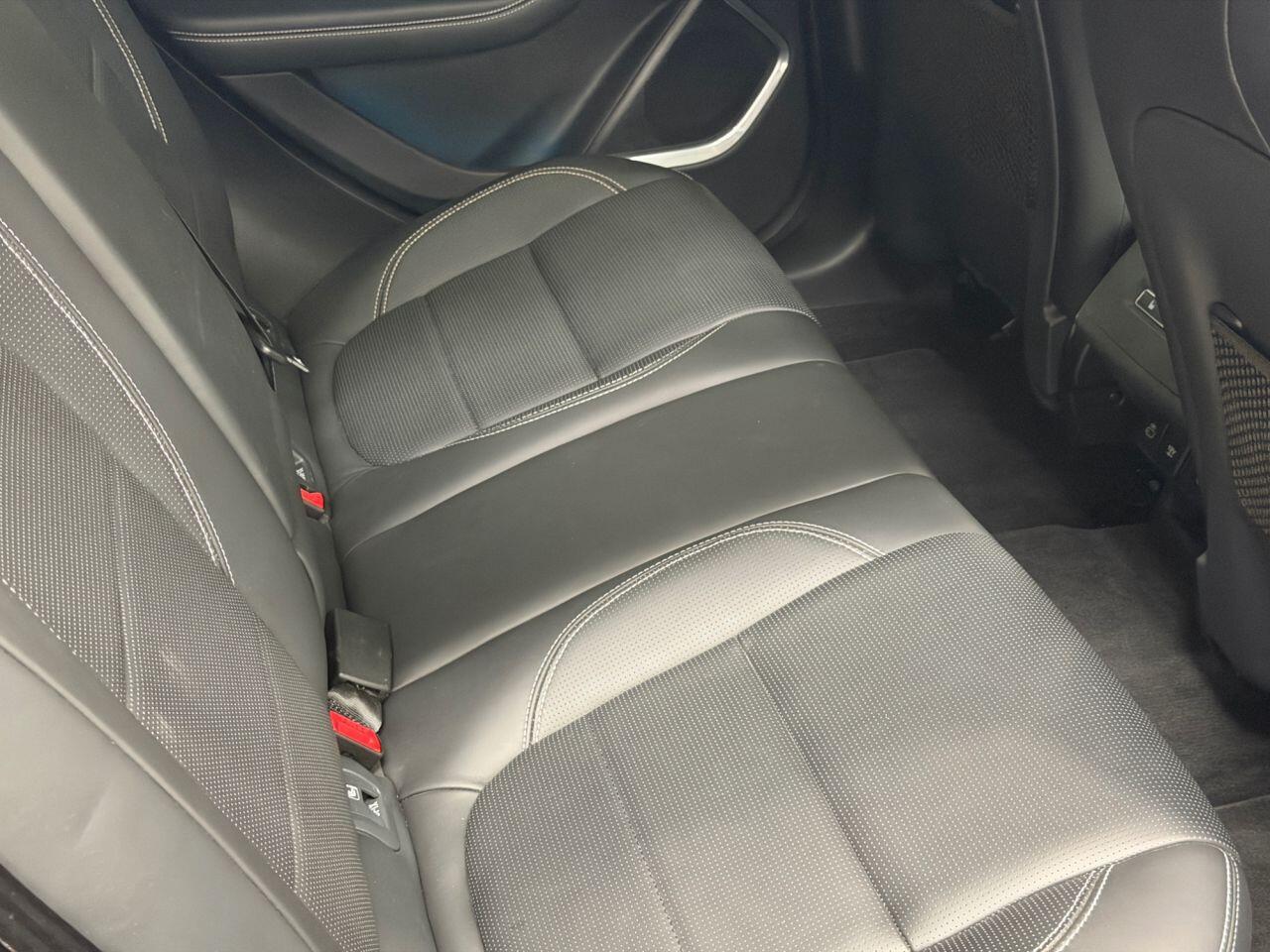 Jaguar I-Pace view 43